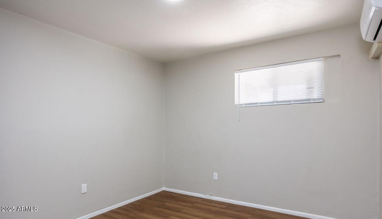 710 W 12th Street Property Photo 9