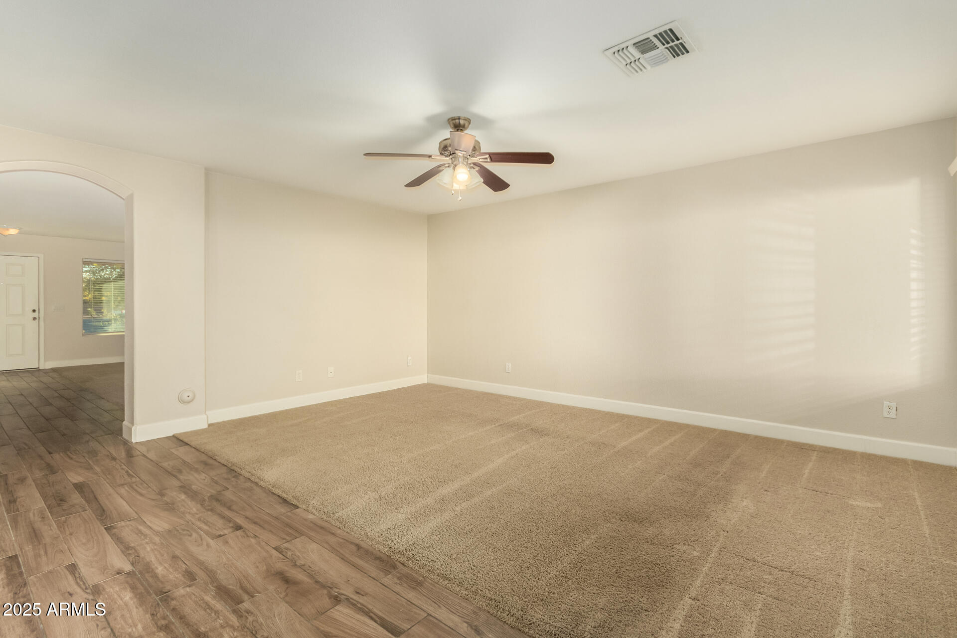 728 E Payton Street Property Photo 6