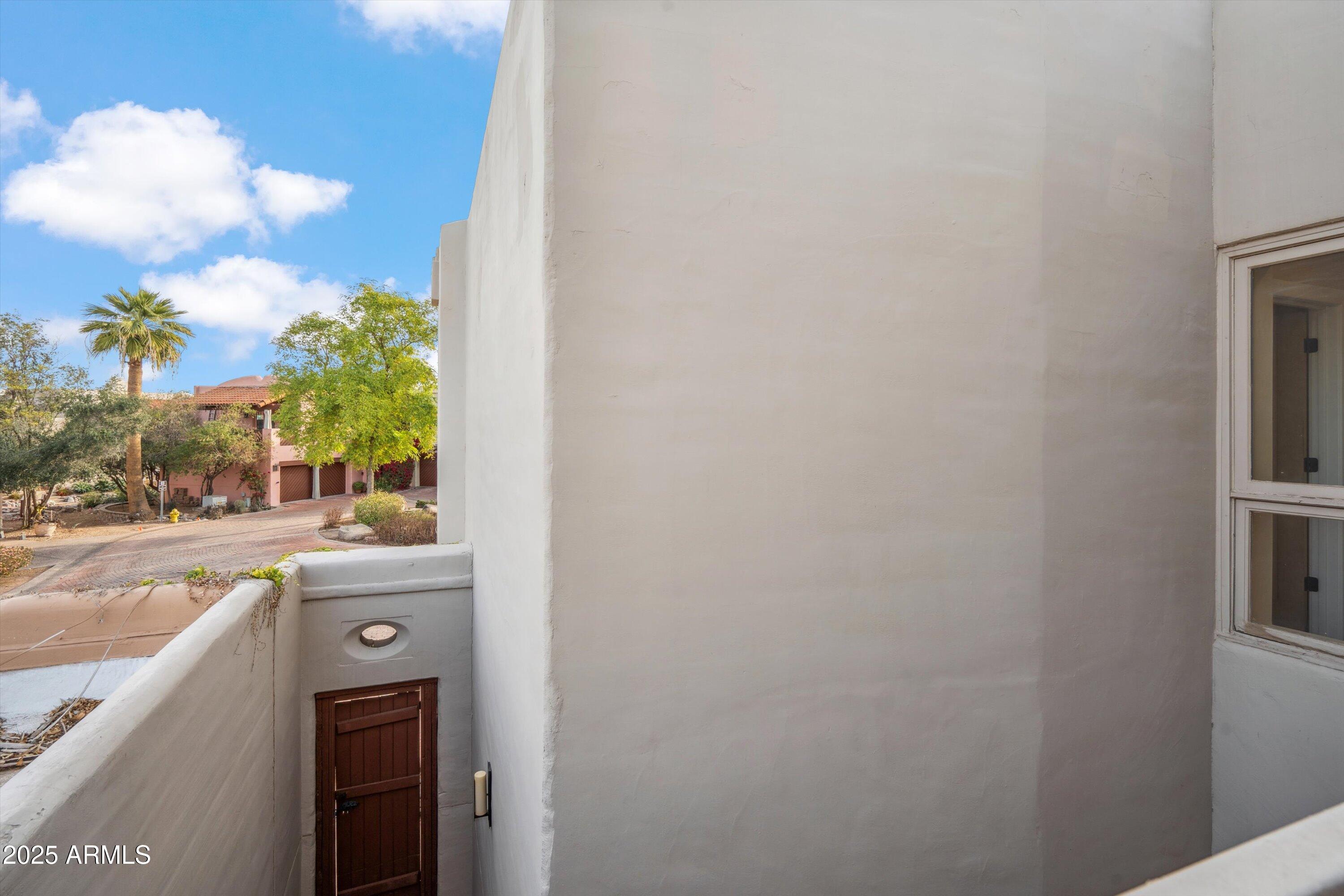 6411 S River Drive Property Photo 17