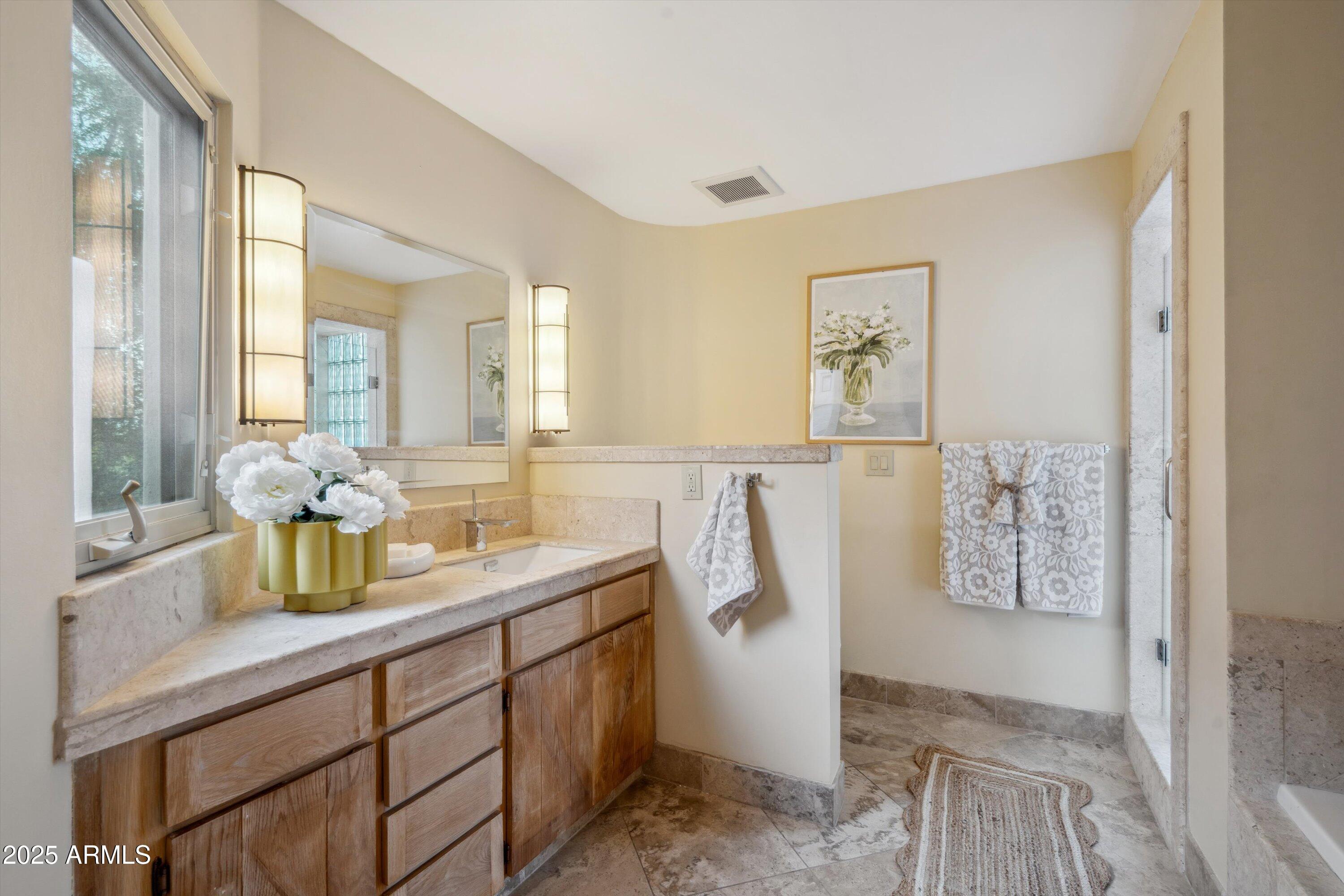 6411 S River Drive Property Photo 20