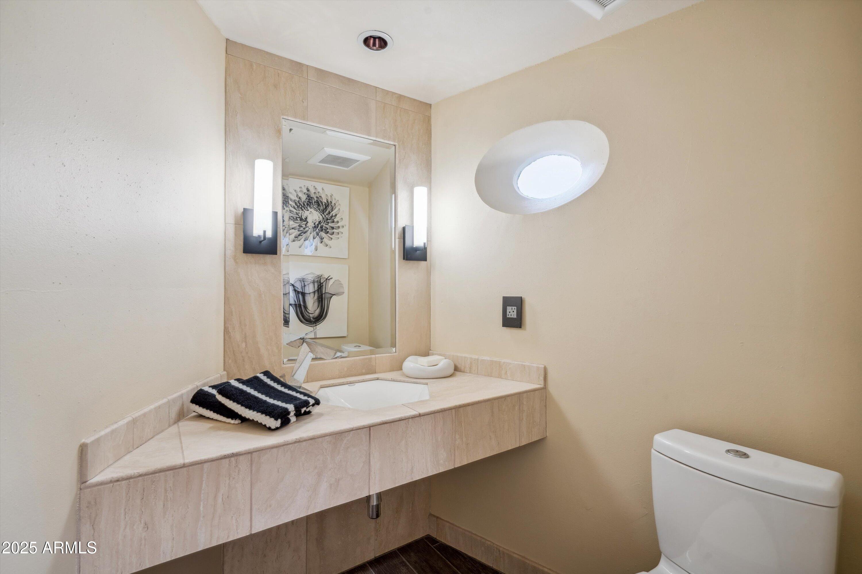 6411 S River Drive Property Photo 29