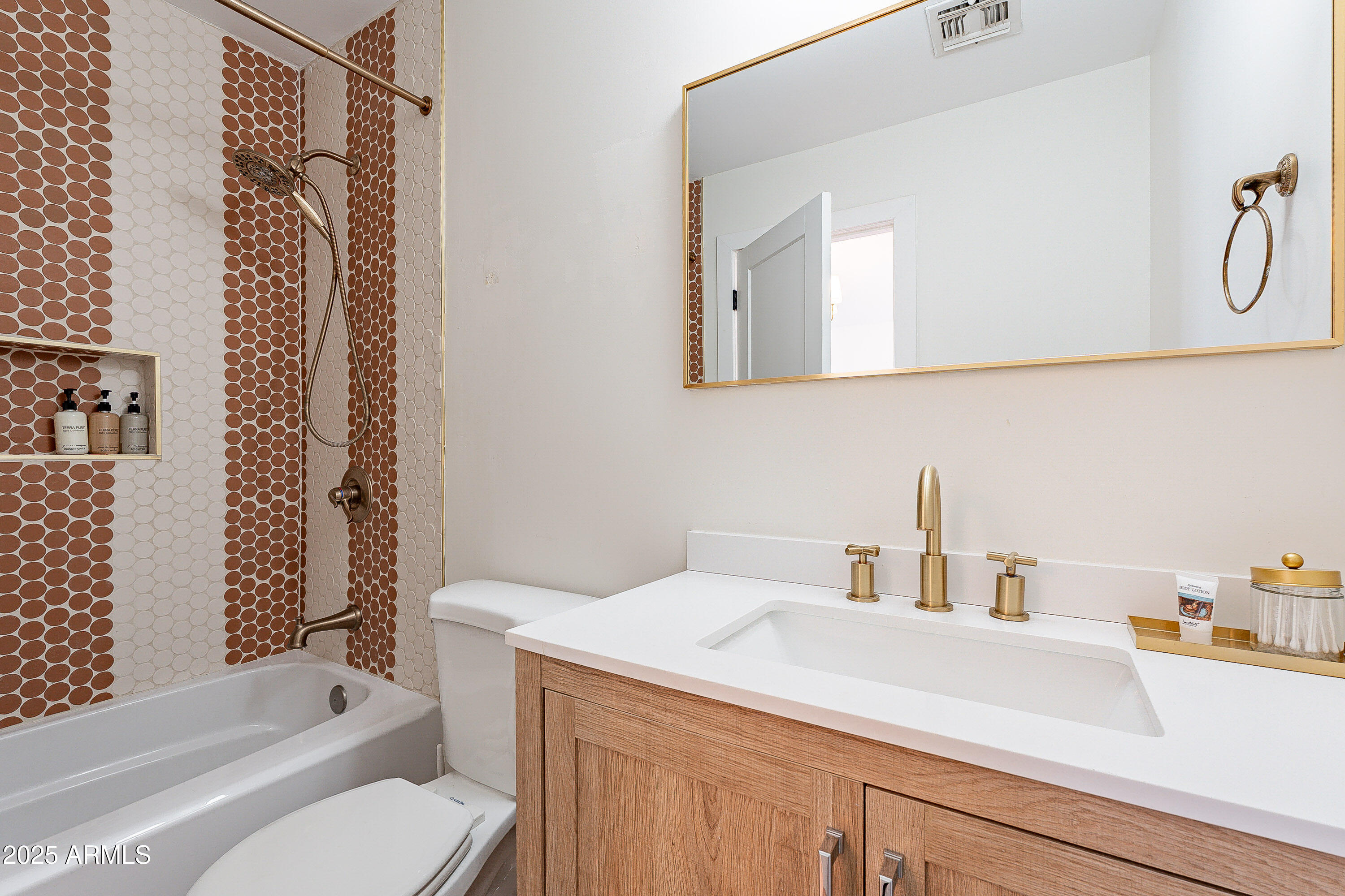 1132 W 21st Avenue Property Photo 11