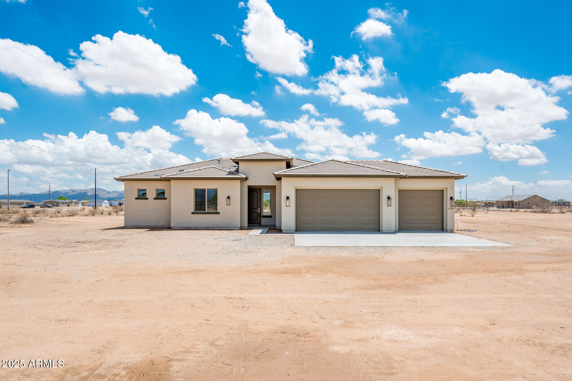 25519 W Brookhart Way Property Photo 1