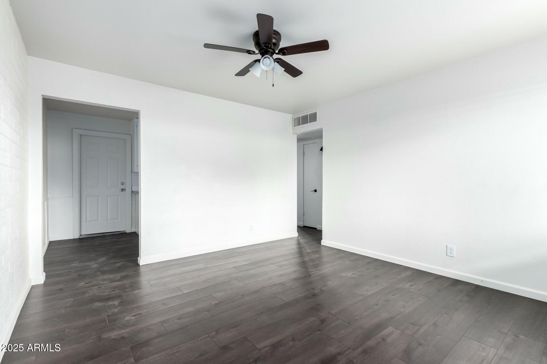 1915 N 26th Place Property Photo 17