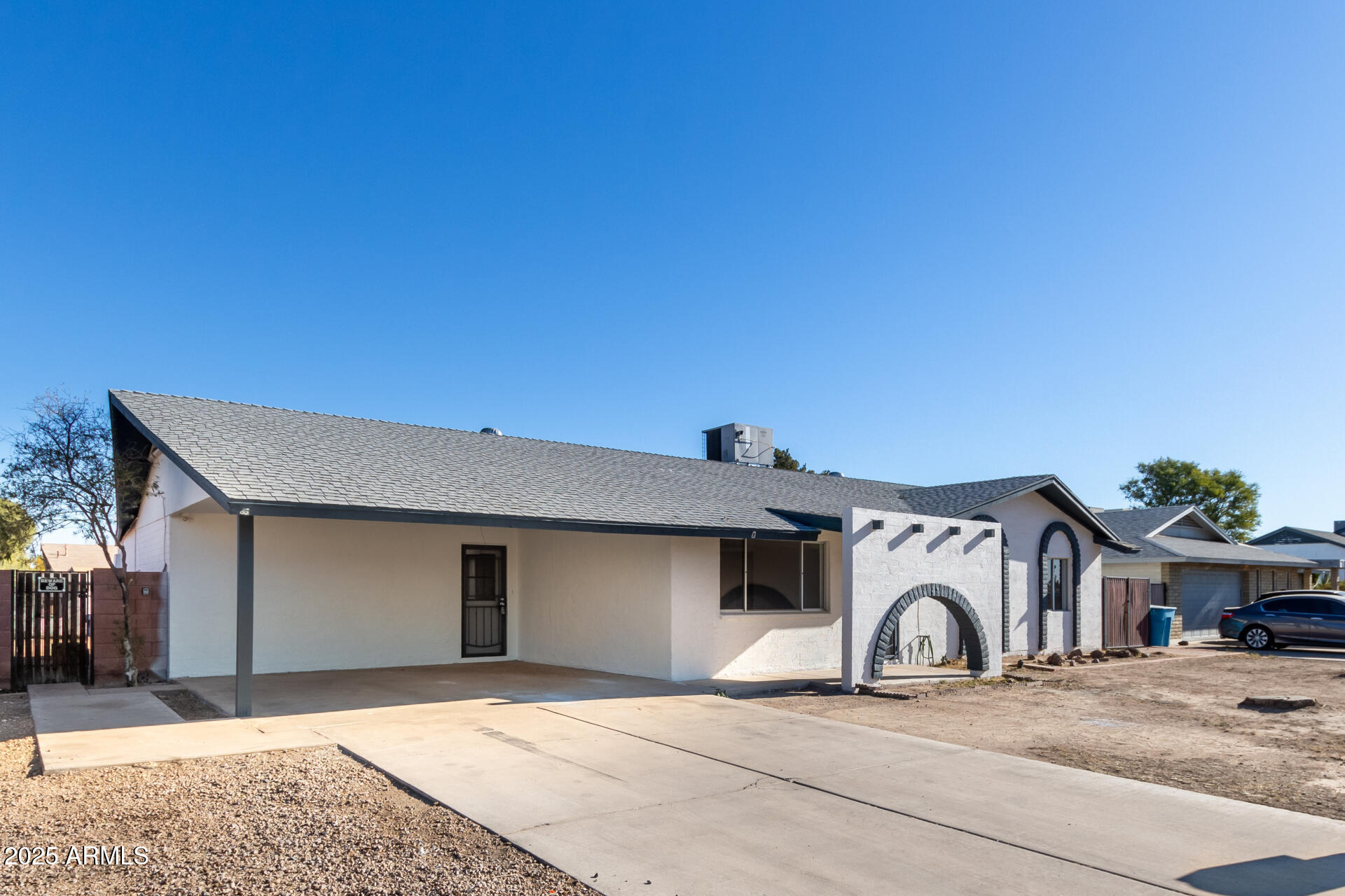 3744 W Malapai Drive Property Photo 2