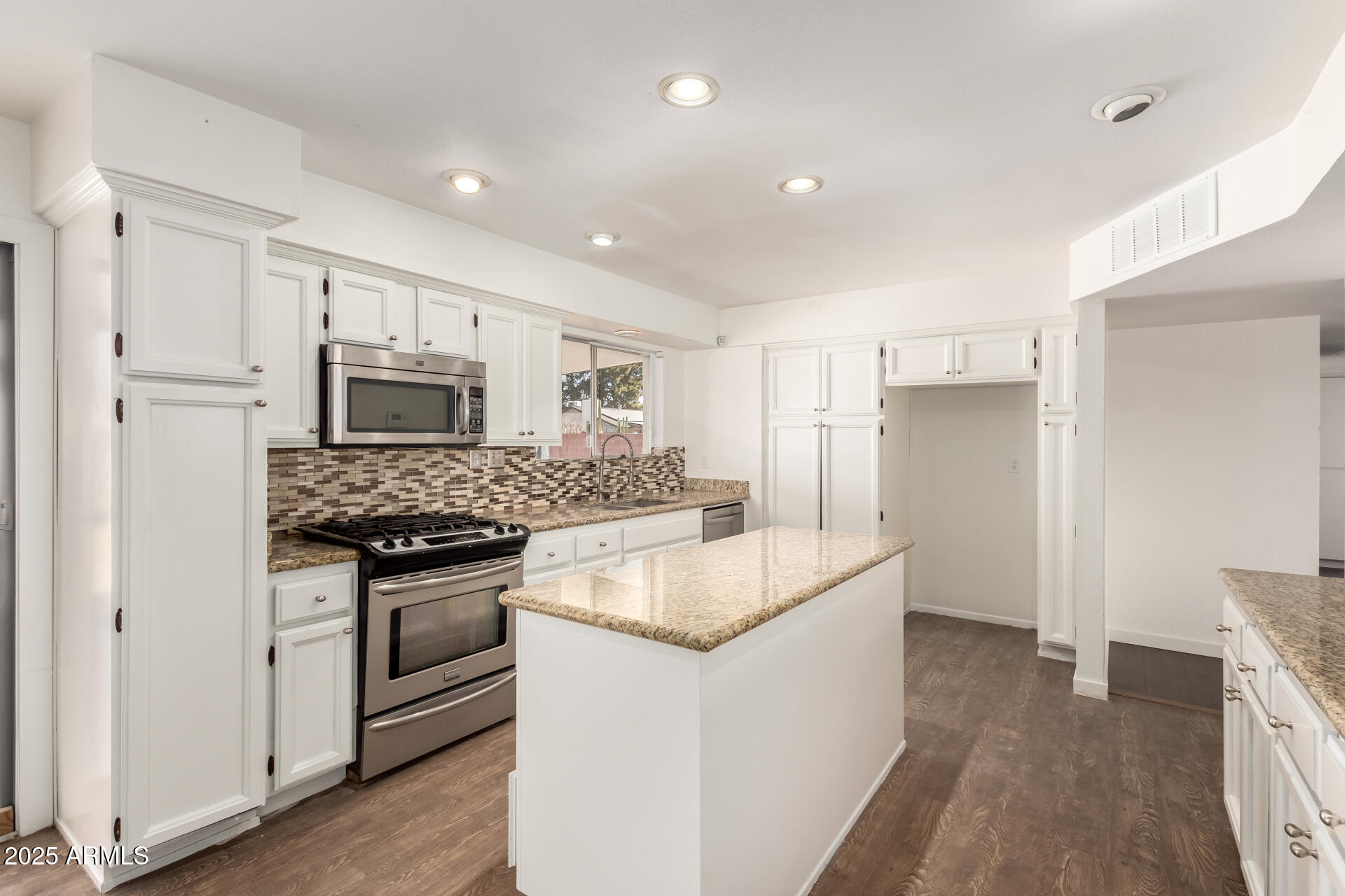 3744 W Malapai Drive Property Photo 11