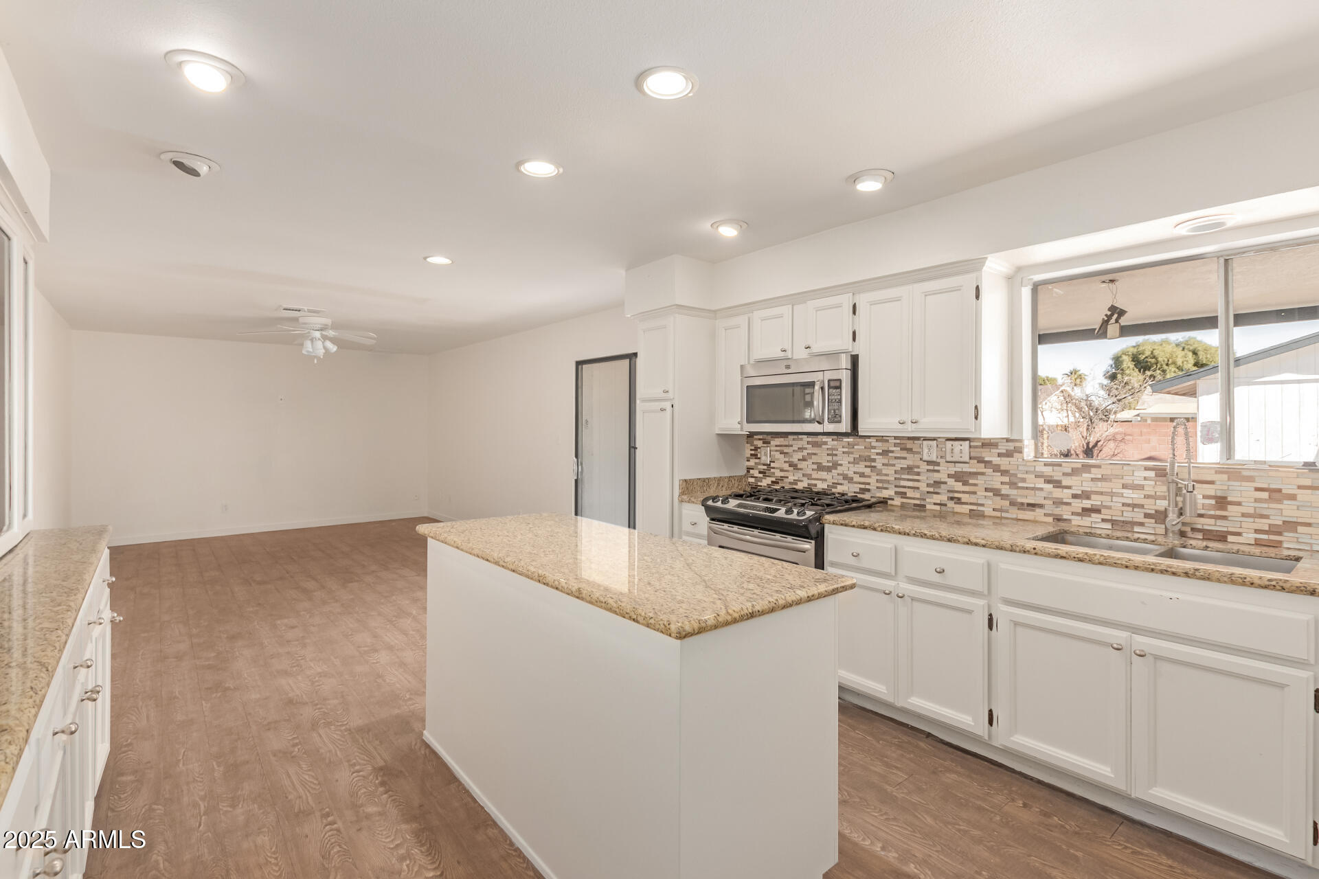 3744 W Malapai Drive Property Photo 13