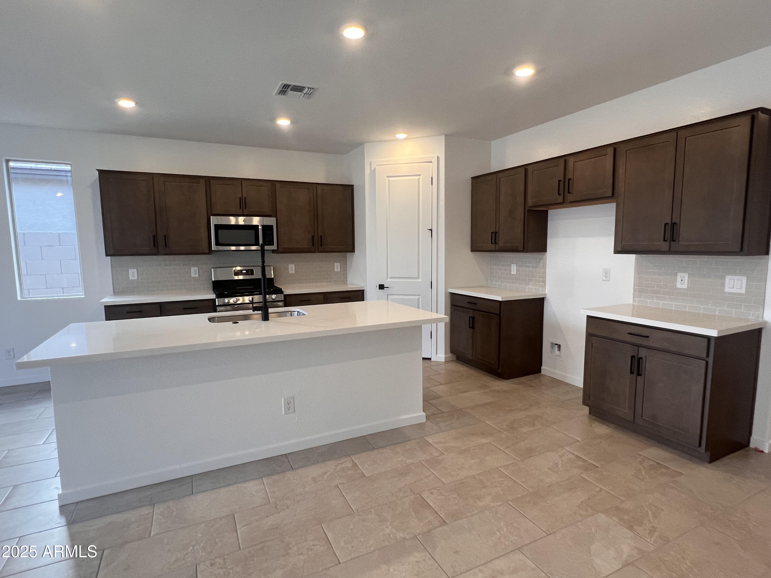 22645 W Irma Lane Property Photo 5