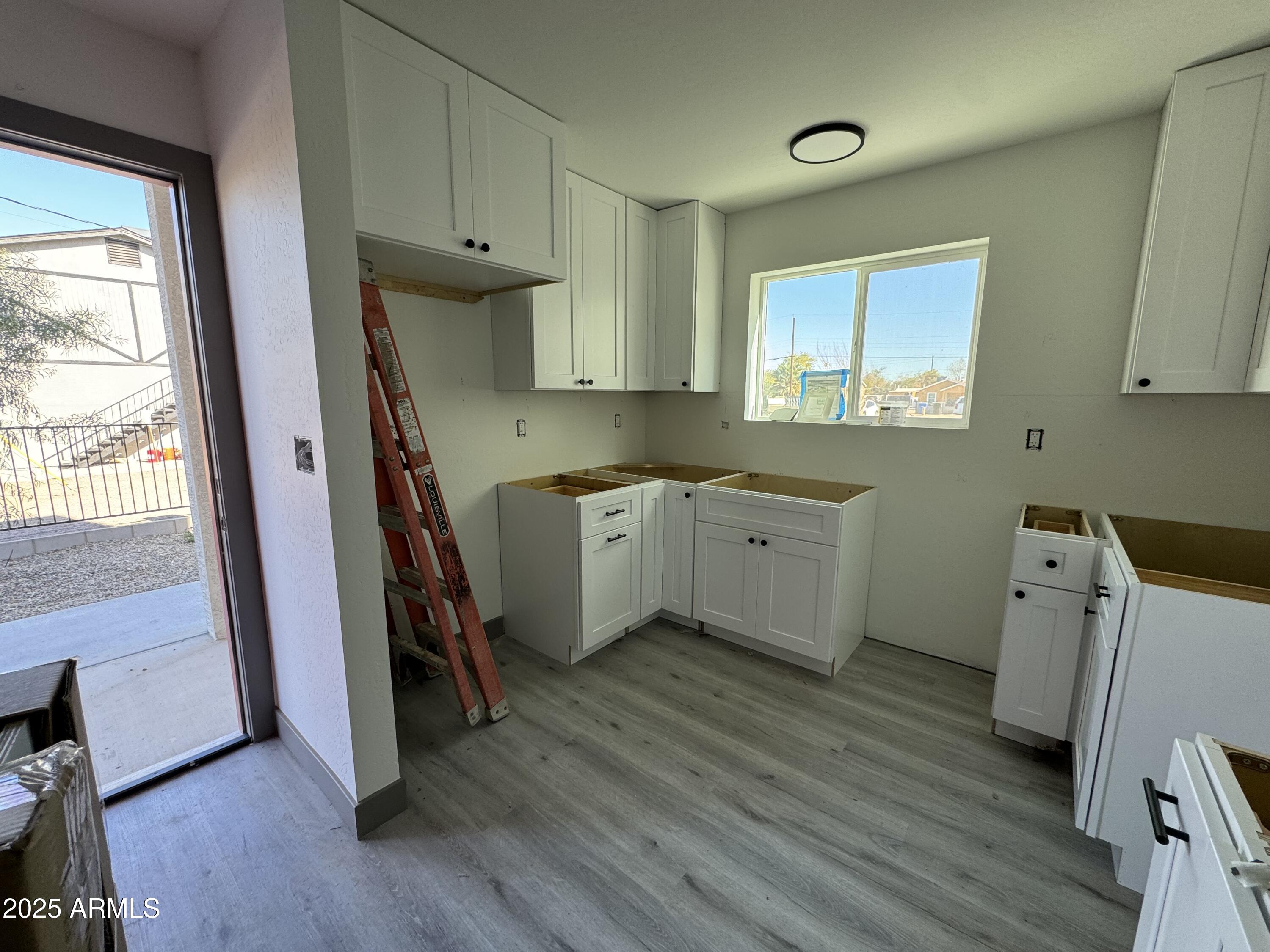 6630 S 11th Street Property Photo 8