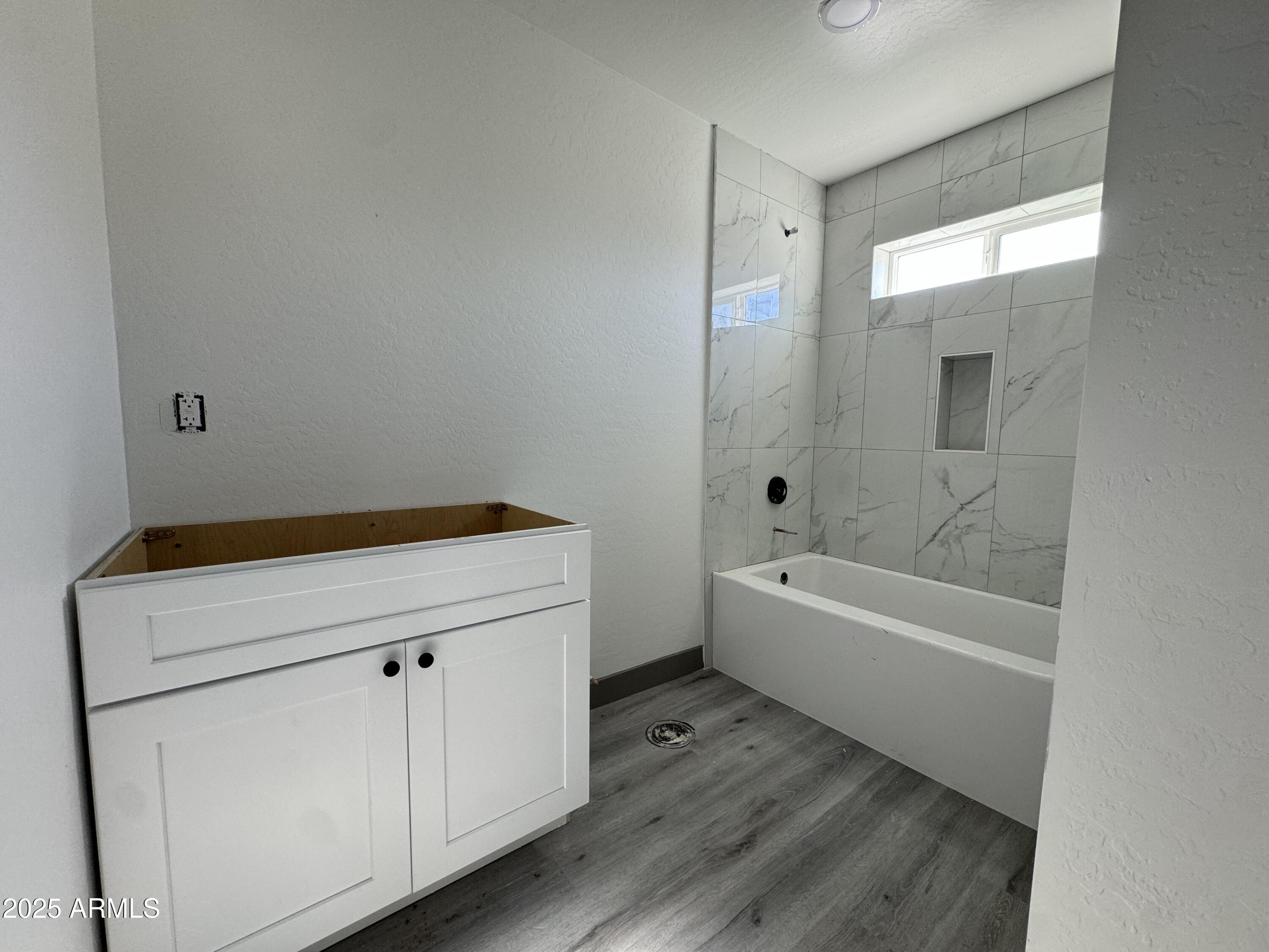 6630 S 11th Street Property Photo 14