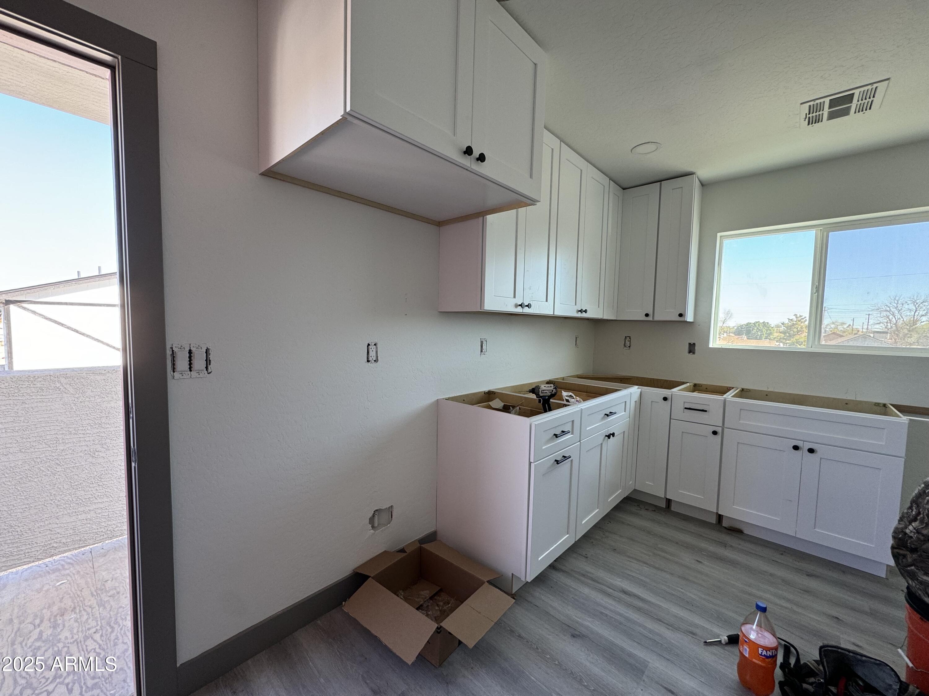 6630 S 11th Street Property Photo 16
