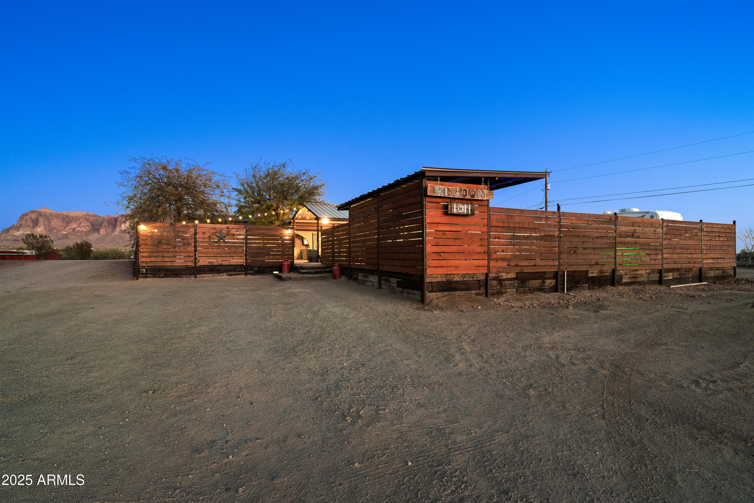 1011 N Vista Road Property Photo 1