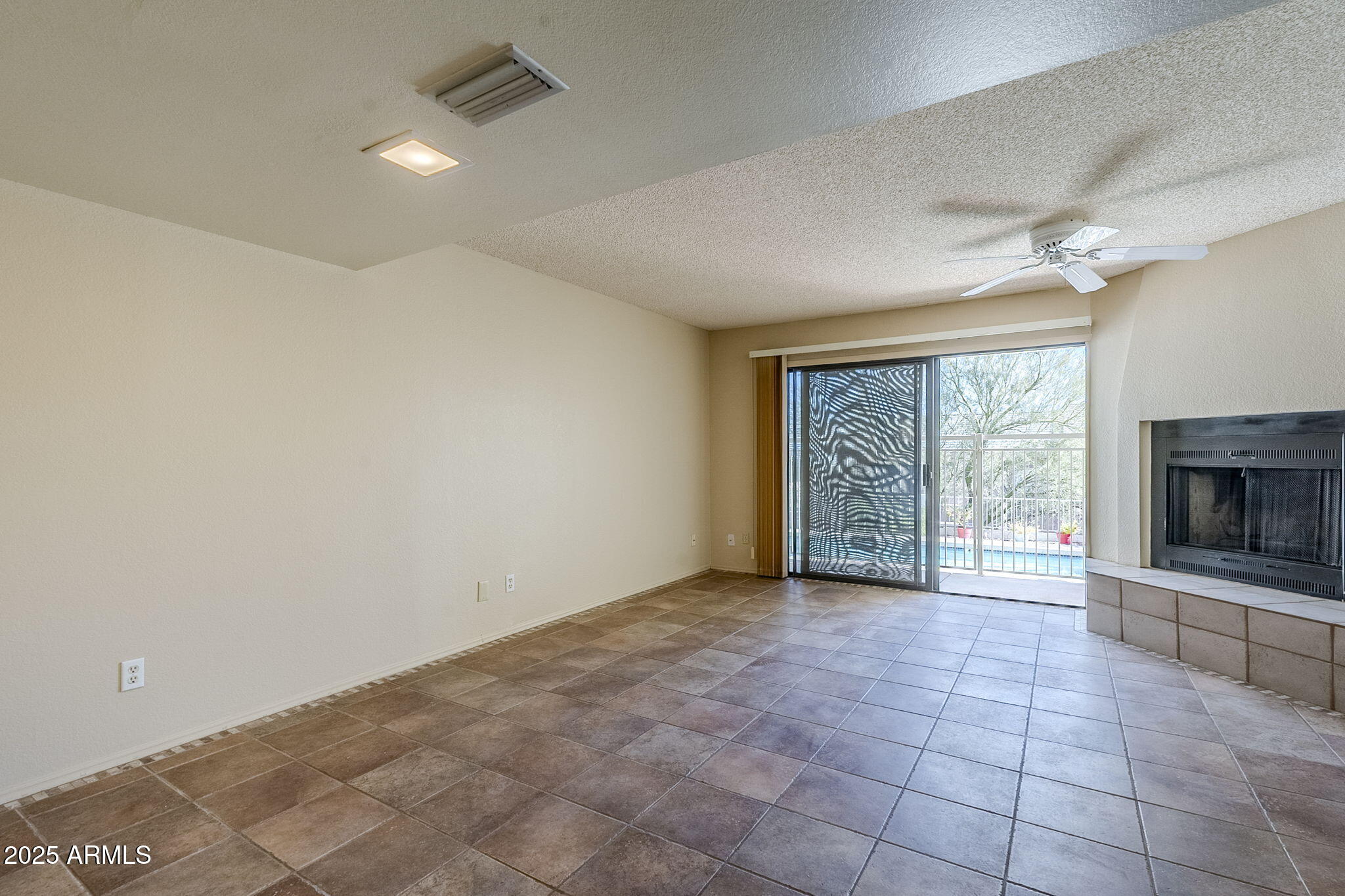 12851 N Mimosa Drive Property Photo 3