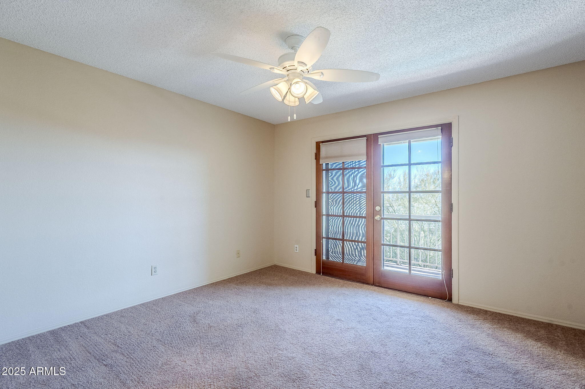 12851 N Mimosa Drive Property Photo 5