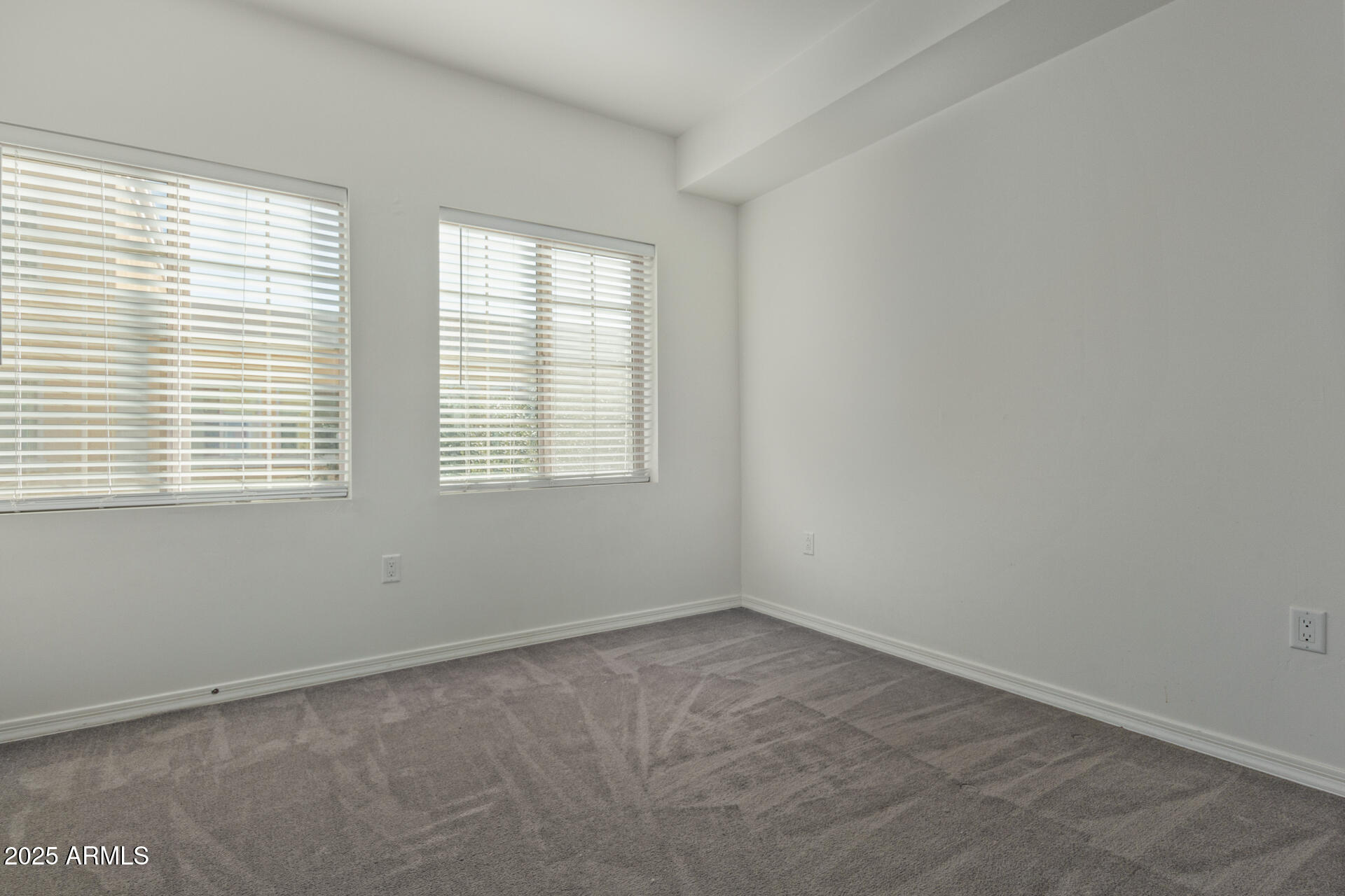421 W 6th Street Property Photo 20