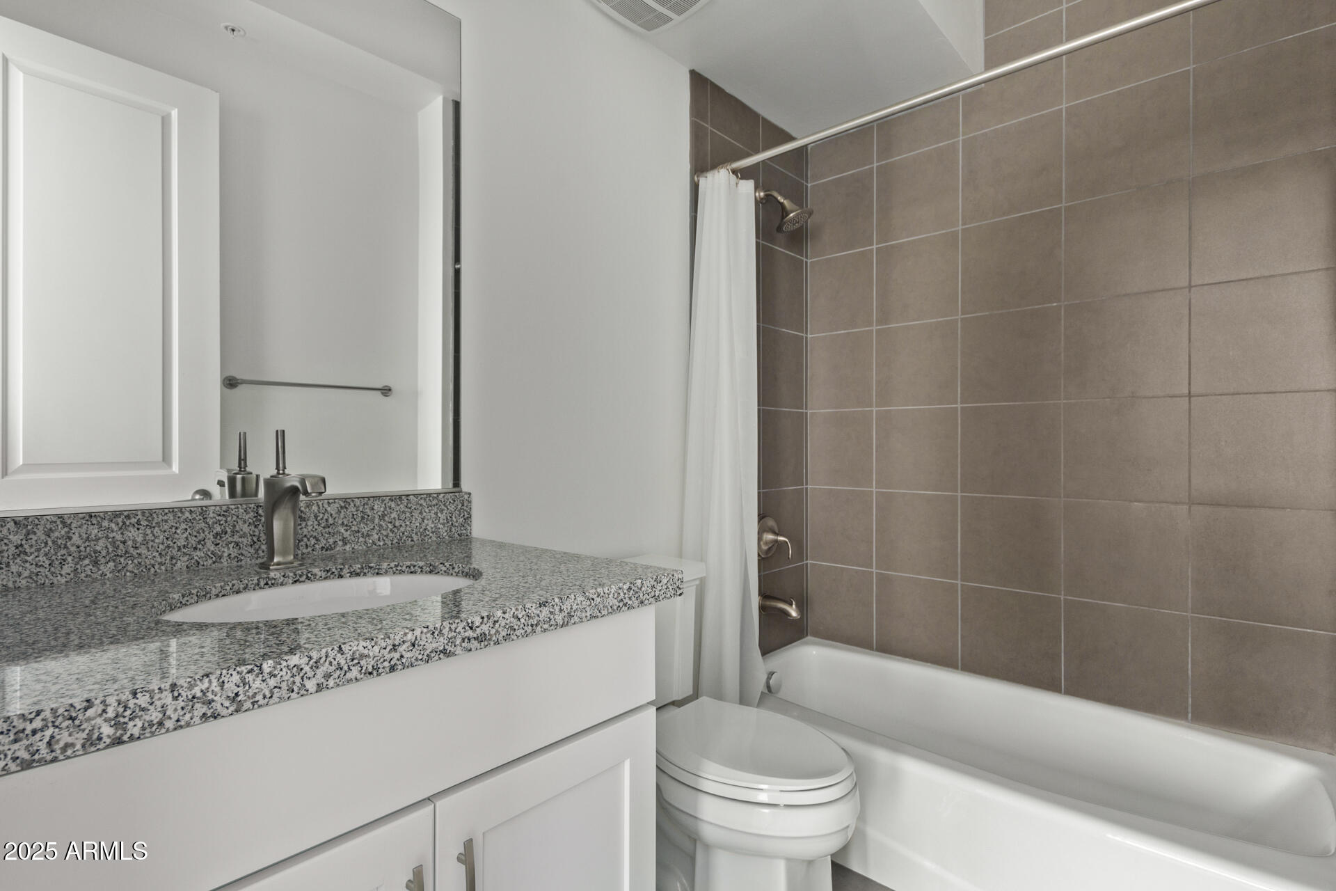 421 W 6th Street Property Photo 23
