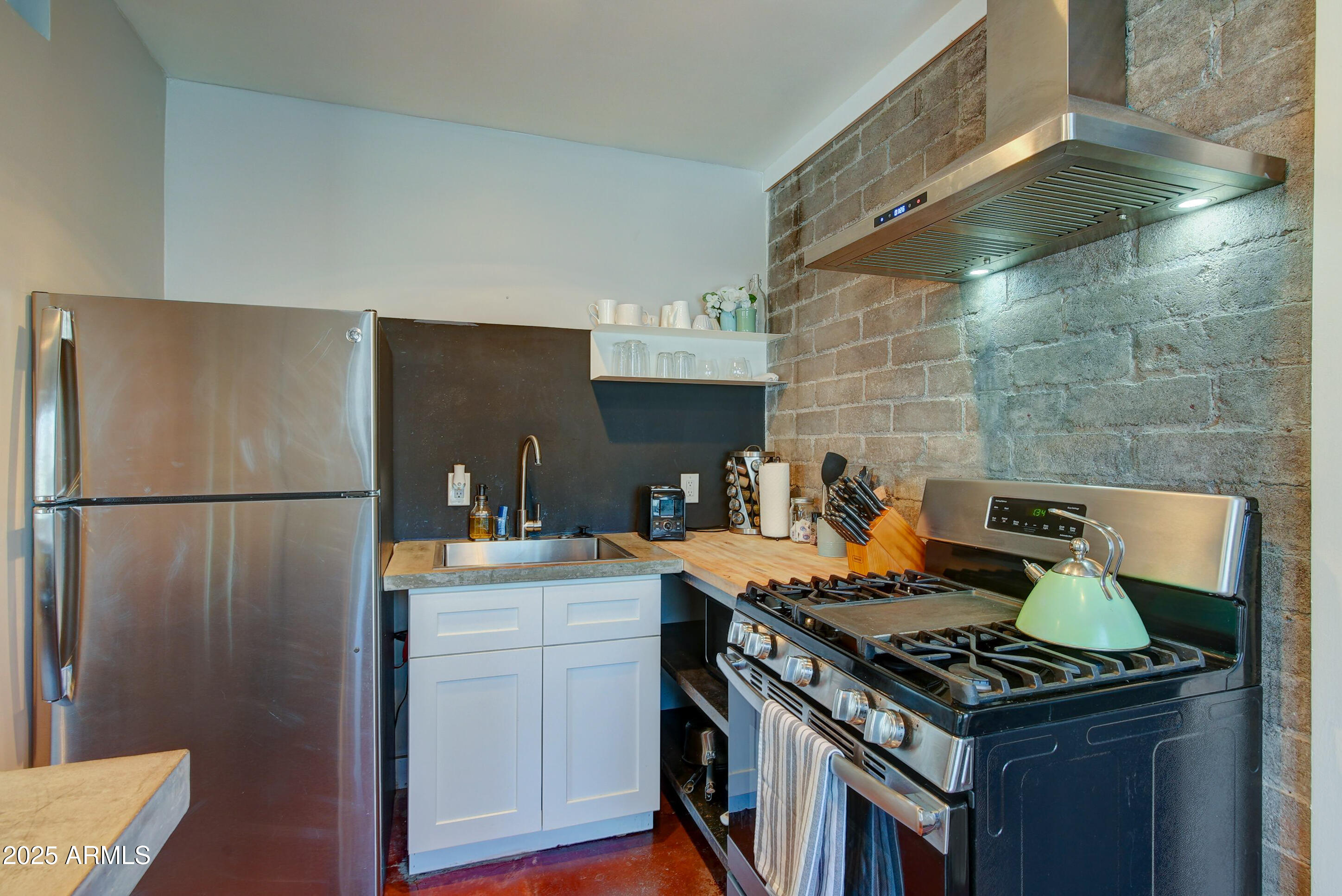 939 E Turney Avenue Property Photo 19