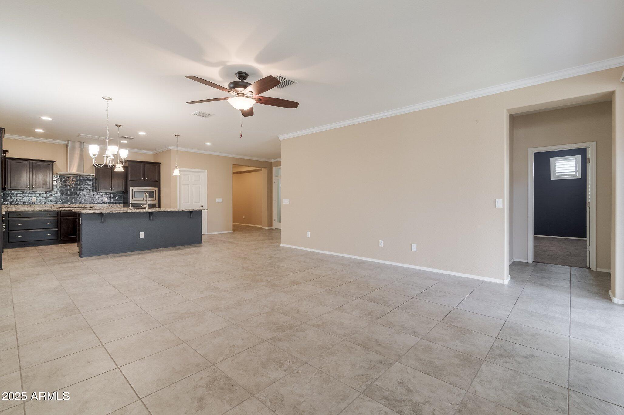 2702 E Saddlebrook Road Property Photo 12