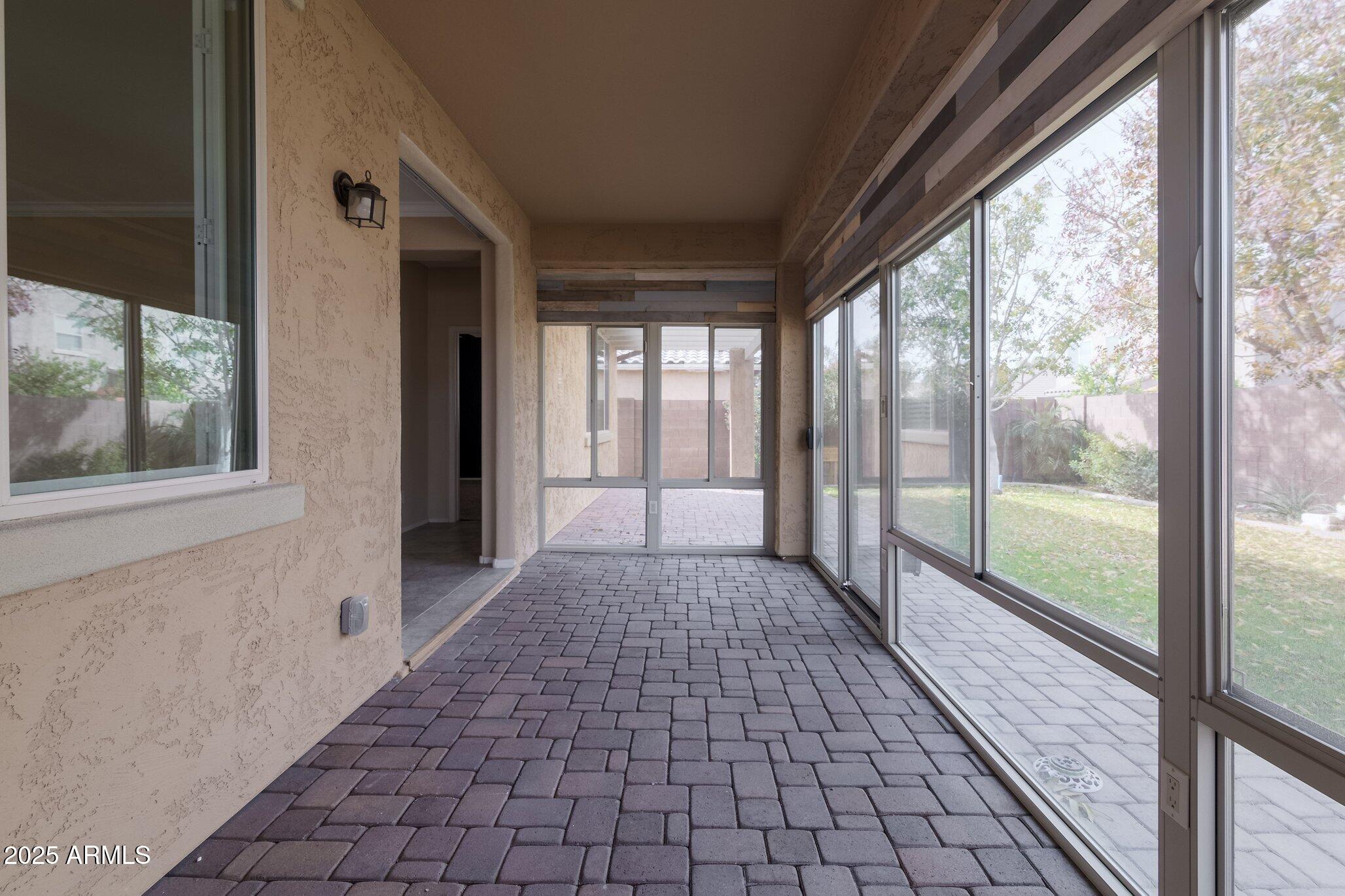 2702 E Saddlebrook Road Property Photo 27