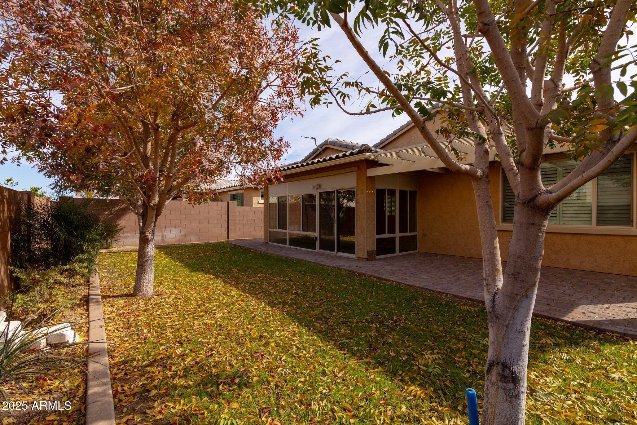 2702 E Saddlebrook Road Property Photo 30