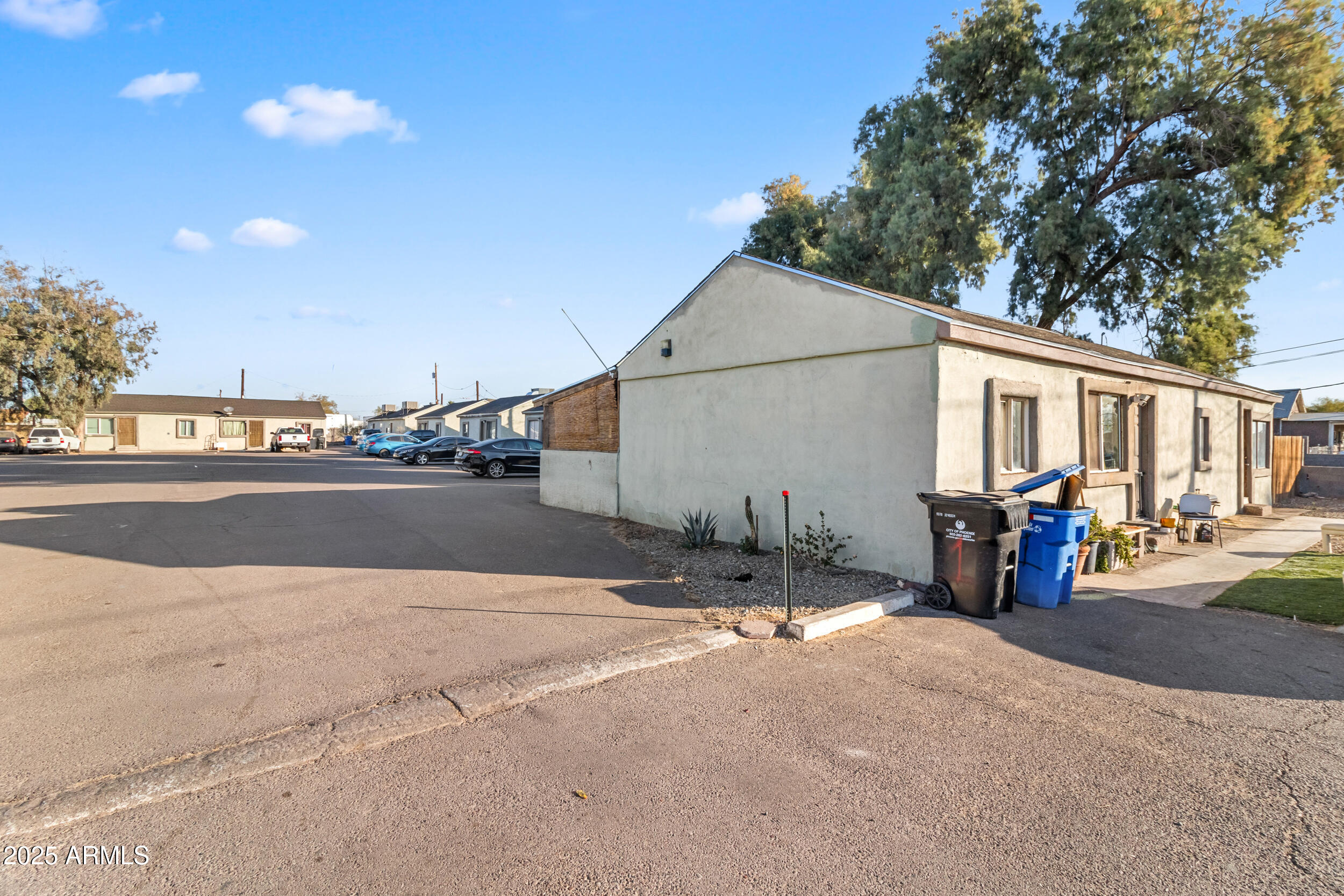 210 E Illini Street Property Photo 5