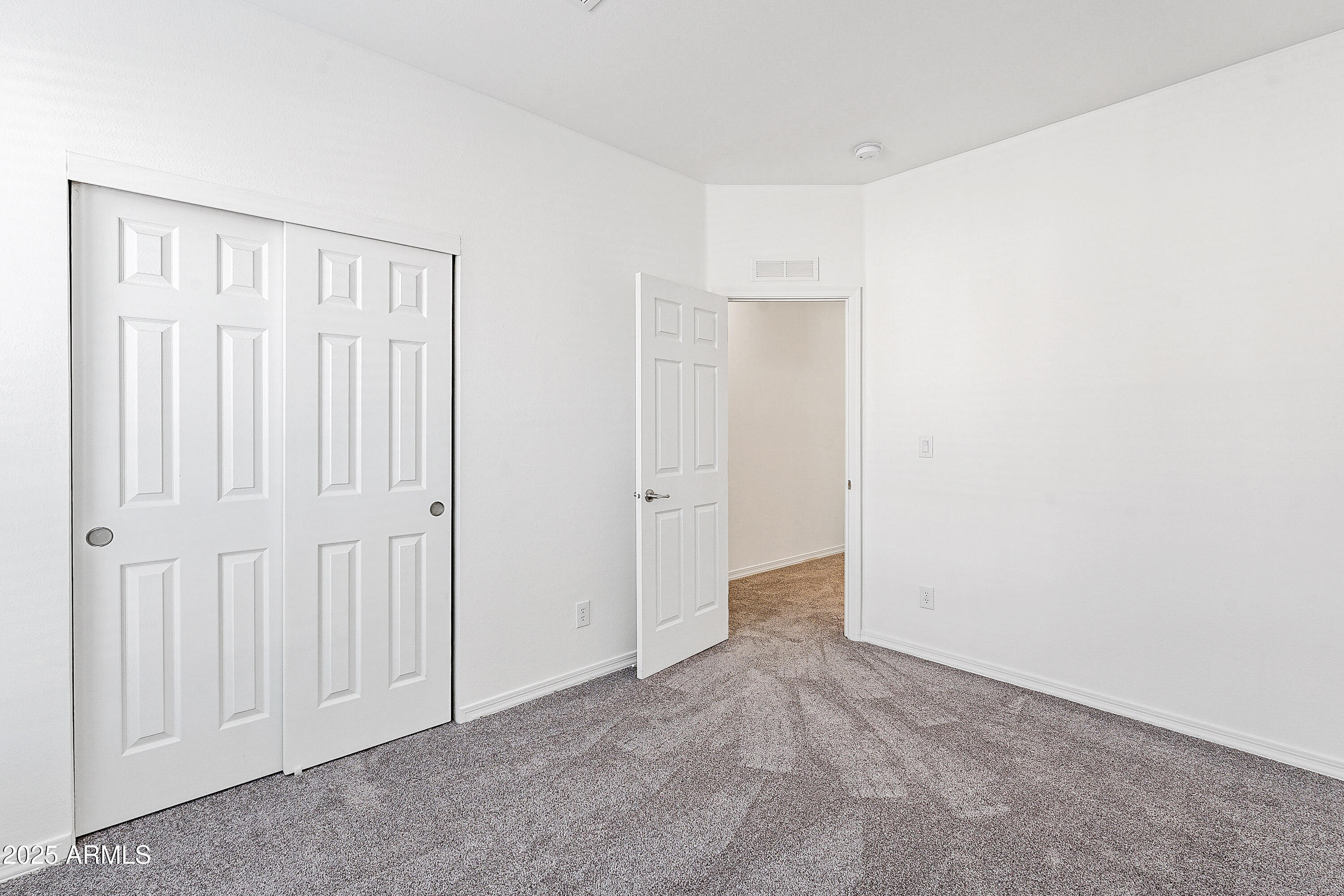 312 E O'neil Drive Property Photo 12