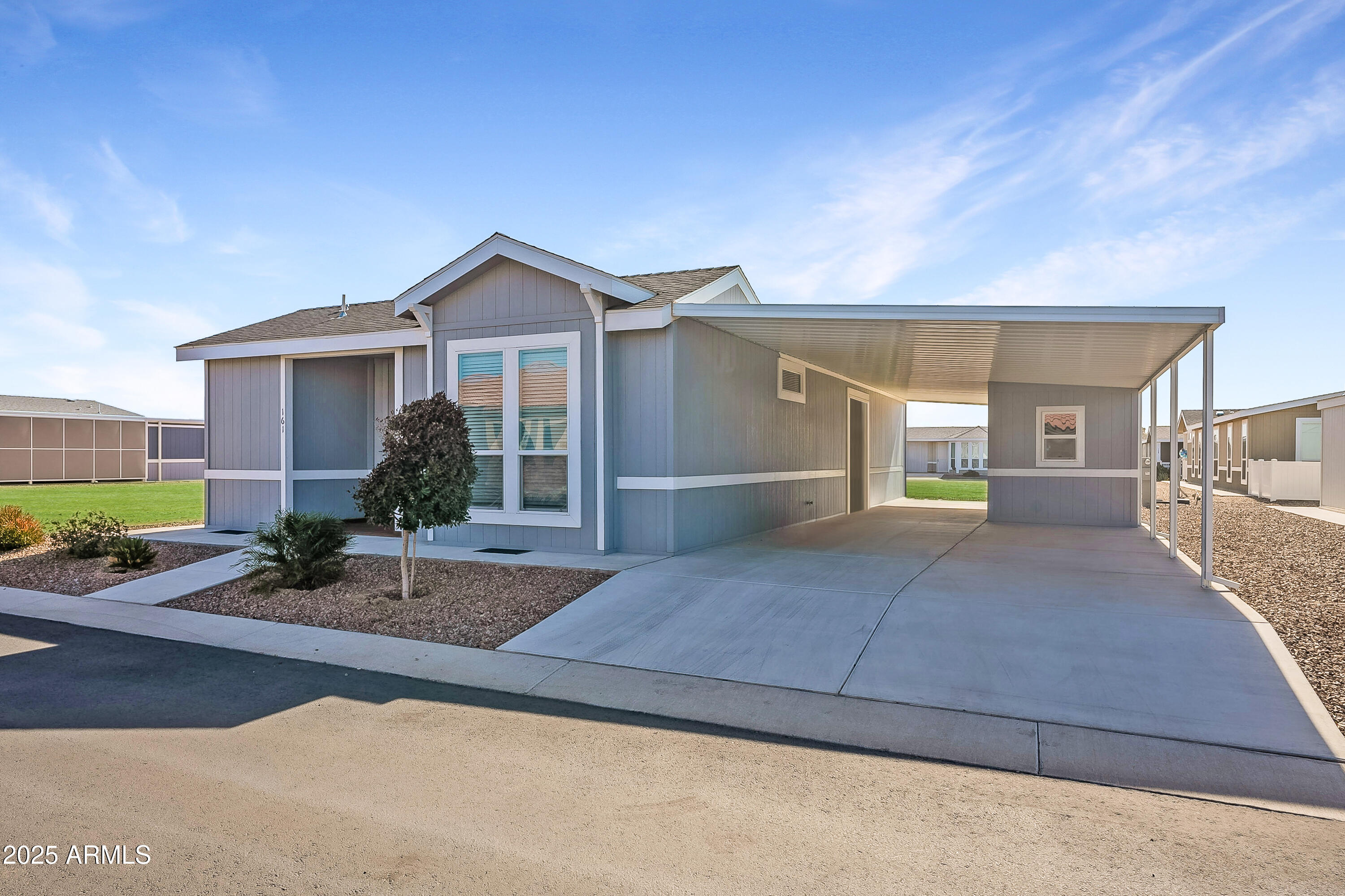 312 E O'neil Drive Property Photo 18
