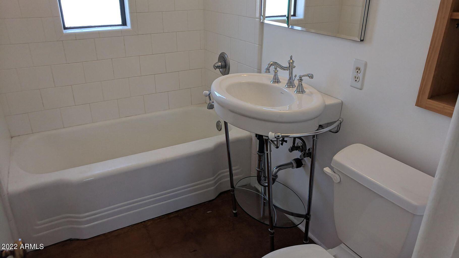 4446 N Longview Avenue Property Photo 16