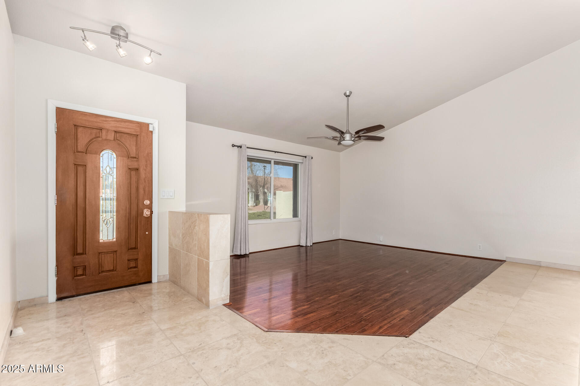 19037 N 73rd Lane Property Photo 4
