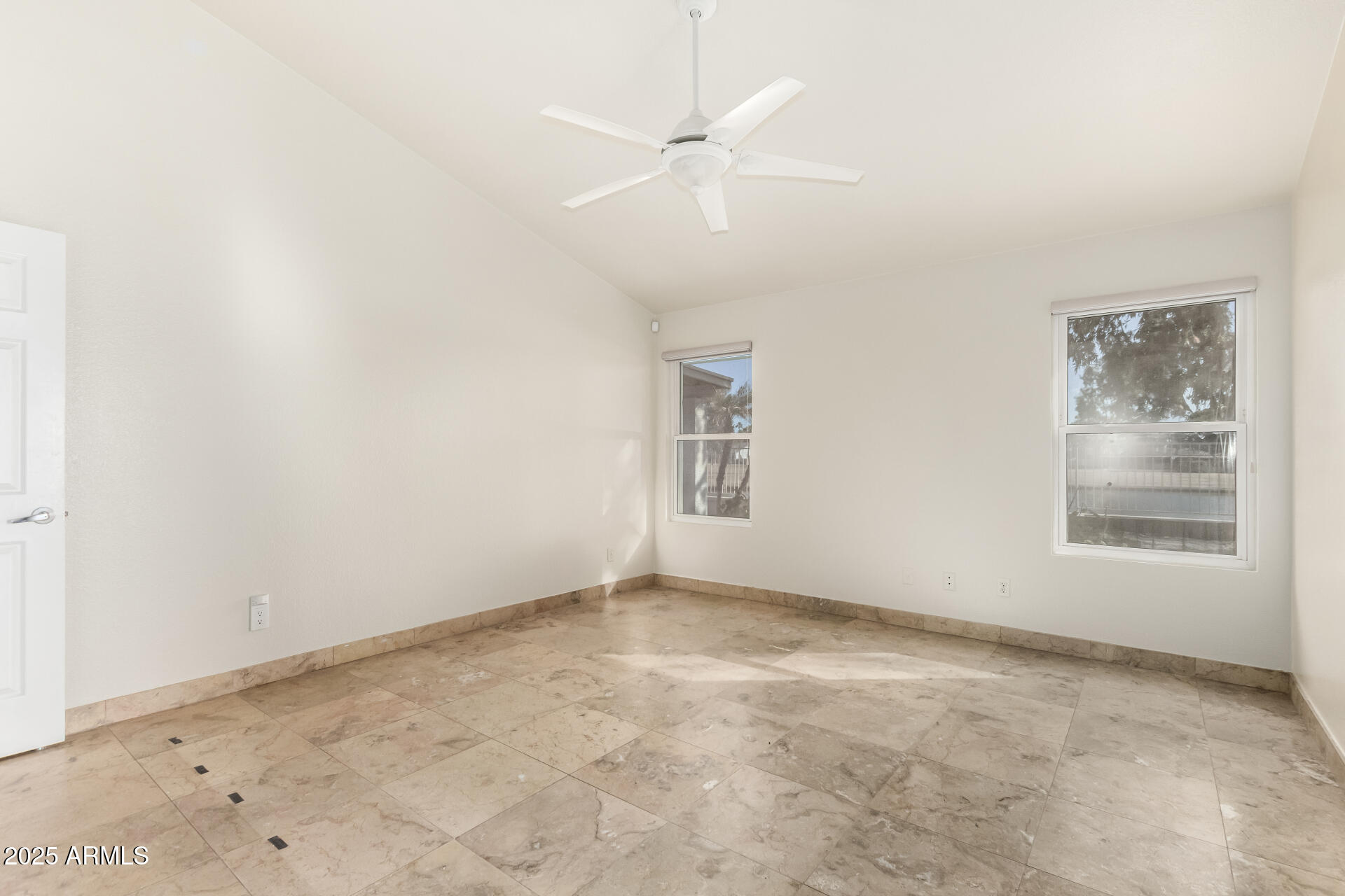 19037 N 73rd Lane Property Photo 14