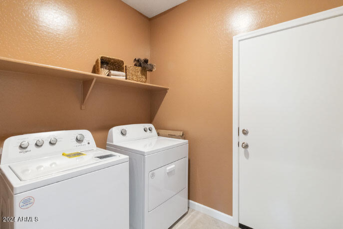 1419 W Hess Avenue Property Photo 29