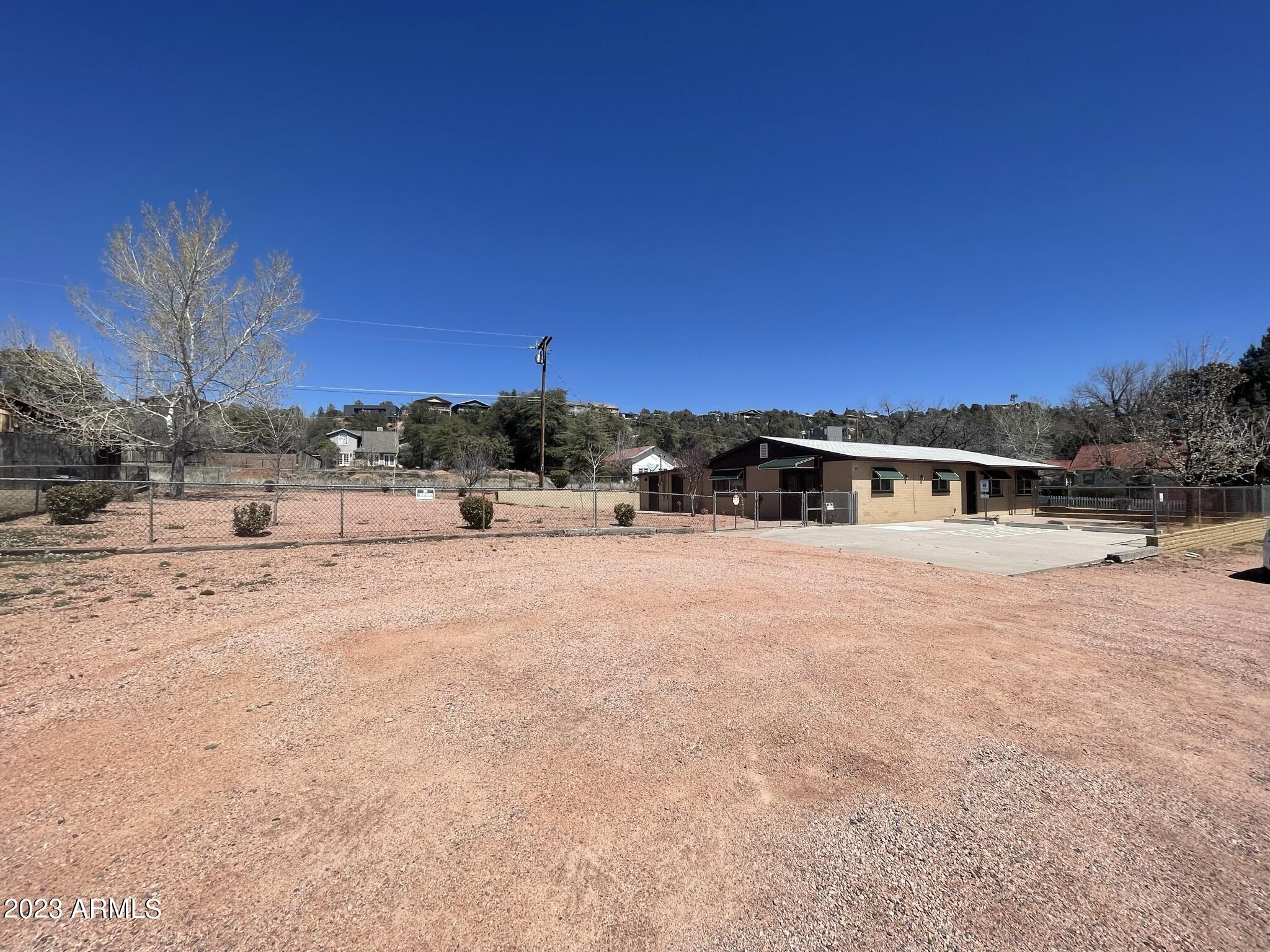 614 W Frontier Street E Property Photo 1