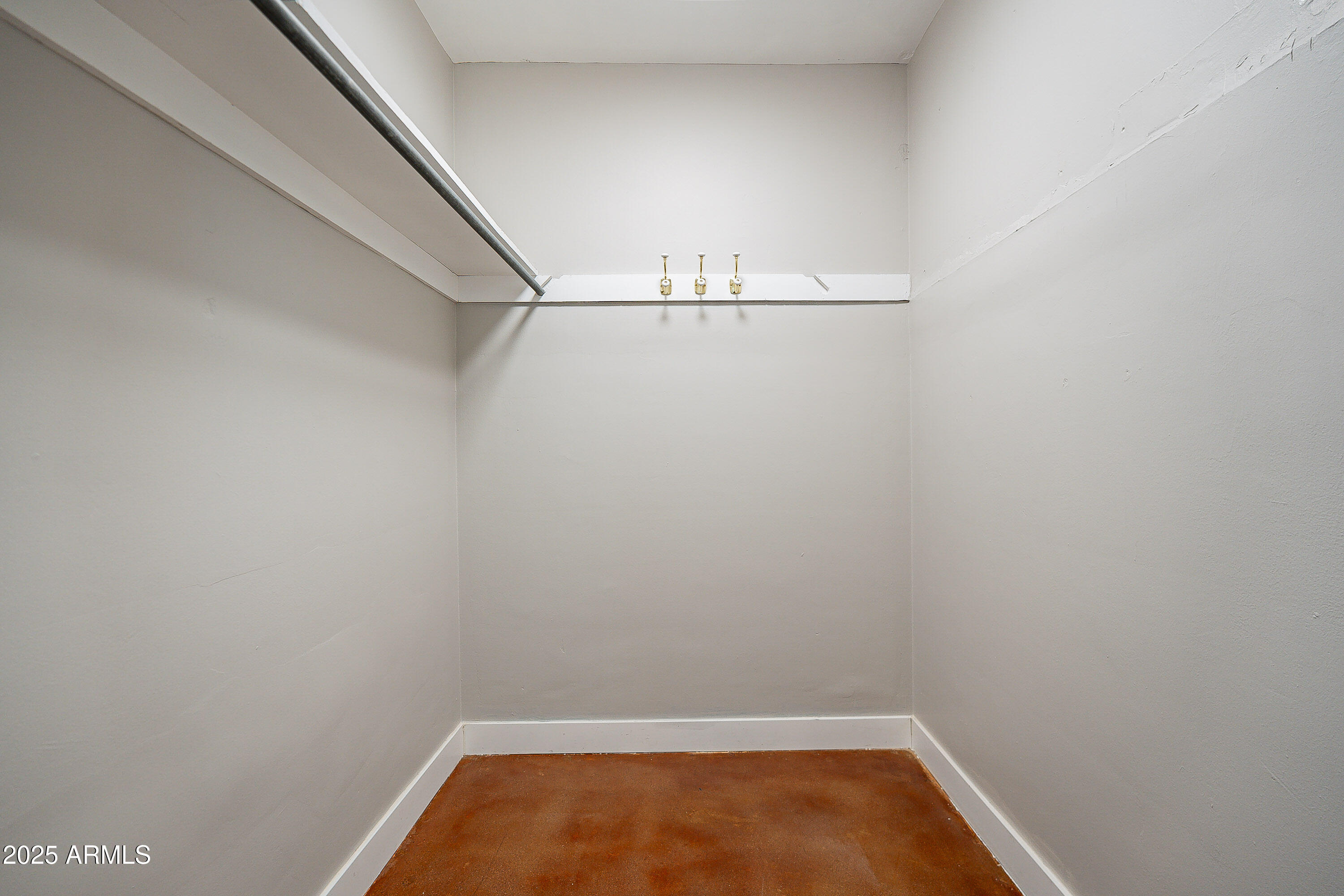1219 E Seldon Lane Property Photo 15