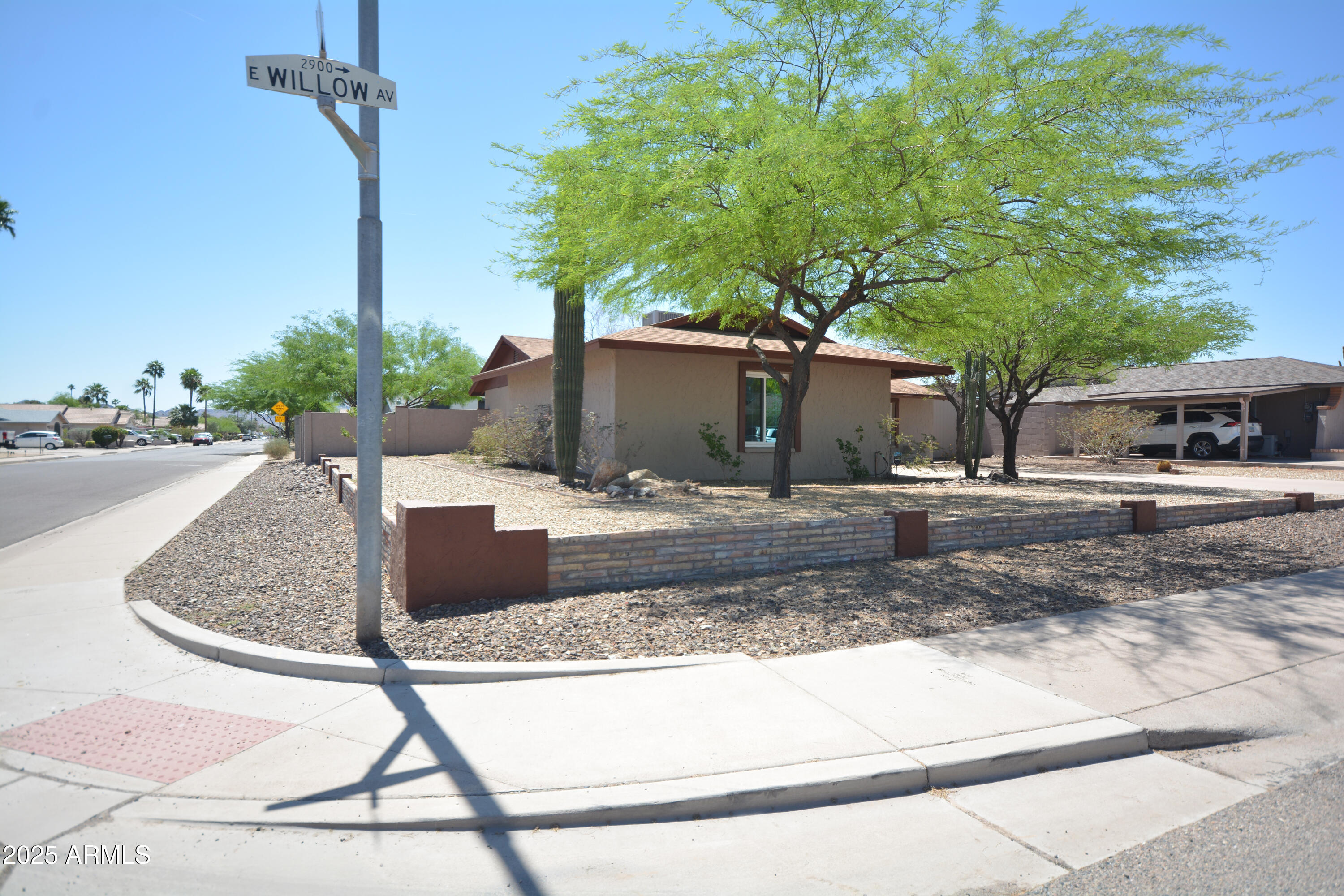 2949 E Willow Avenue Property Photo 1