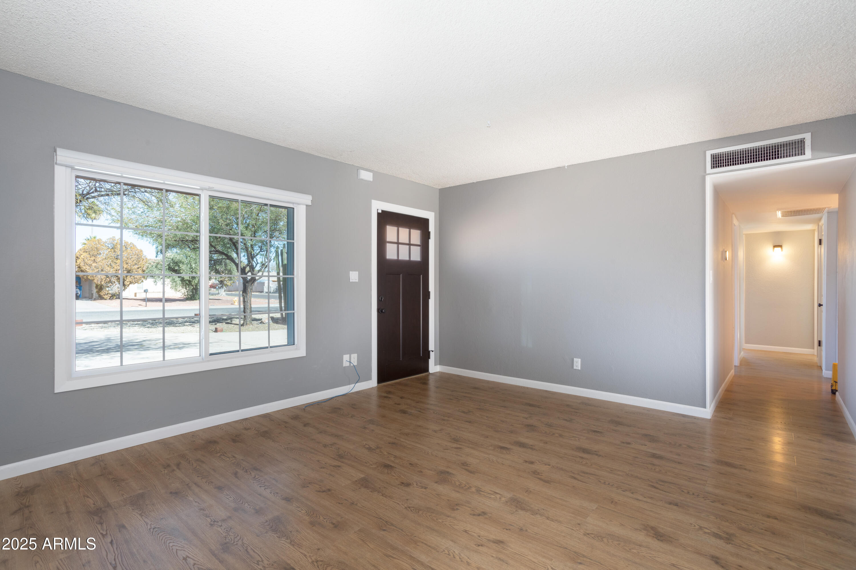 2949 E Willow Avenue Property Photo 8