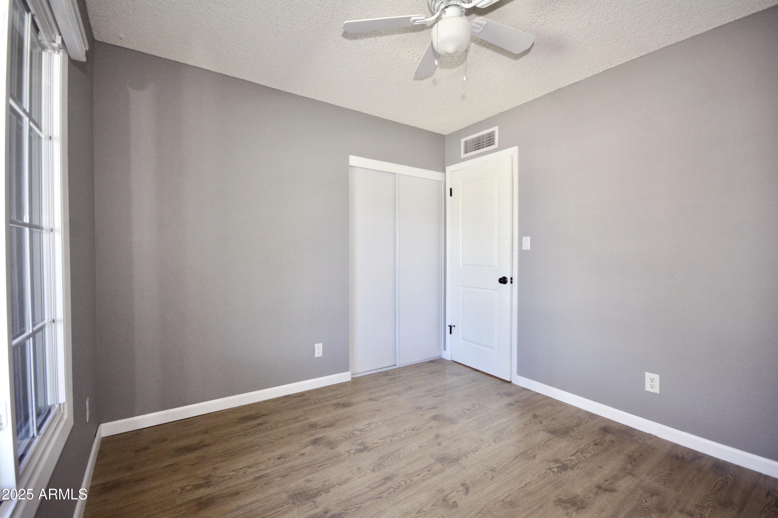 2949 E Willow Avenue Property Photo 10