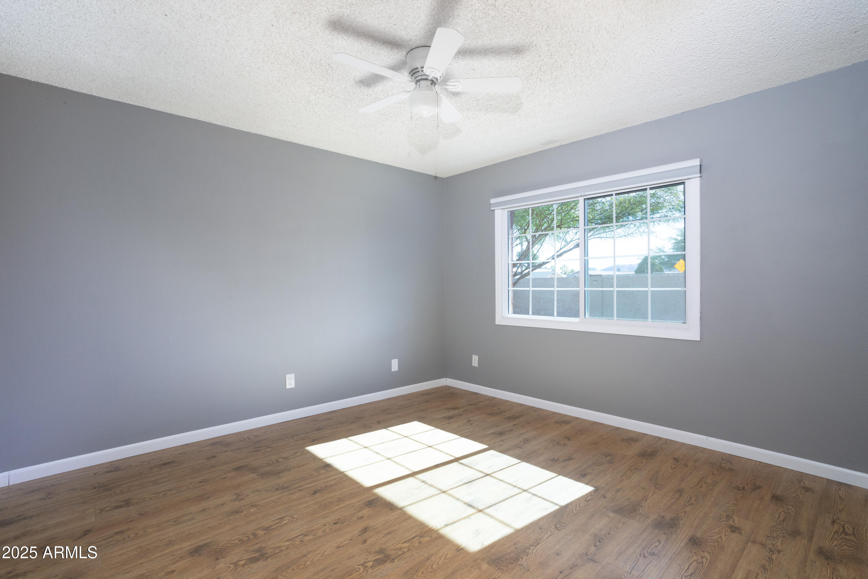 2949 E Willow Avenue Property Photo 11