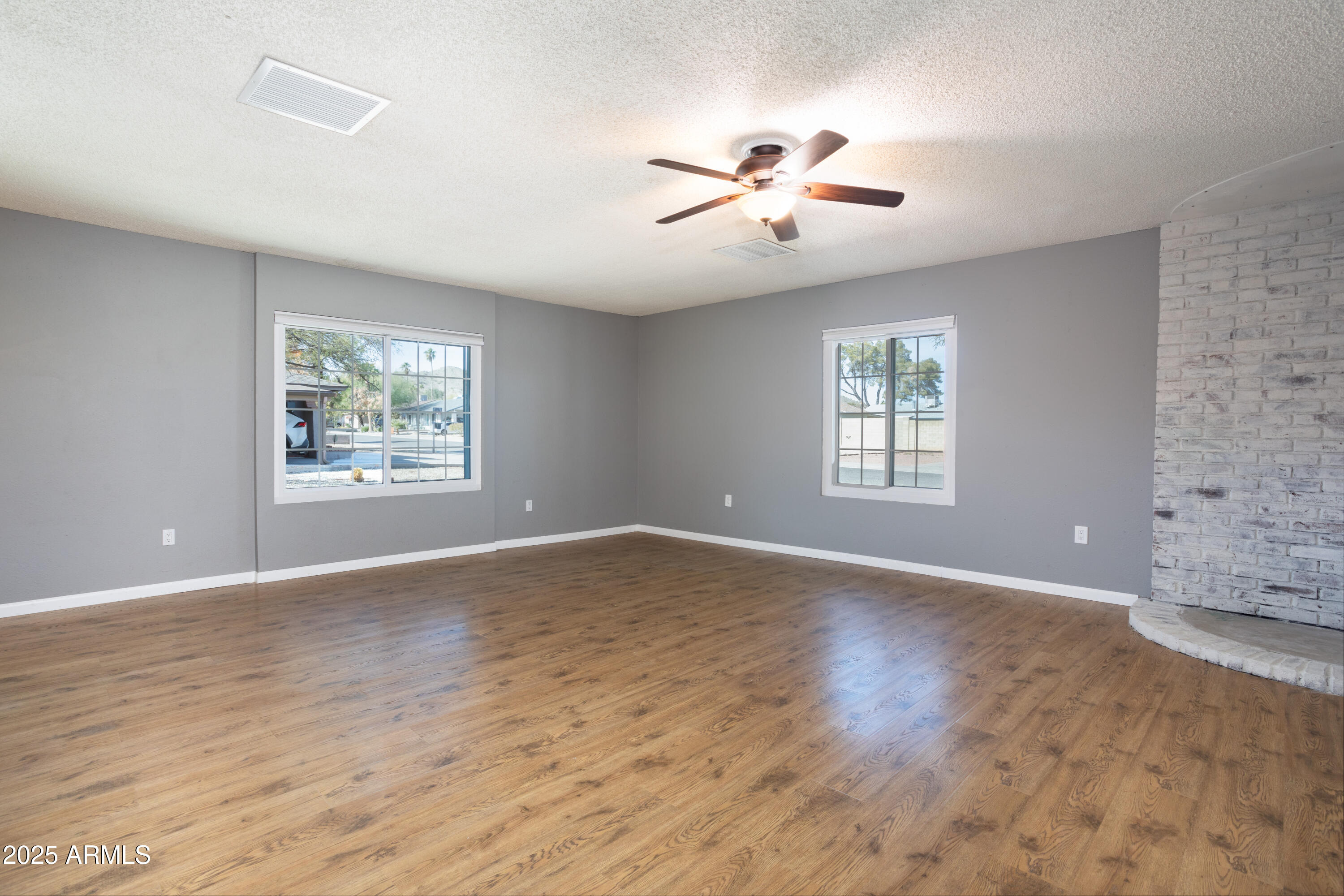 2949 E Willow Avenue Property Photo 17