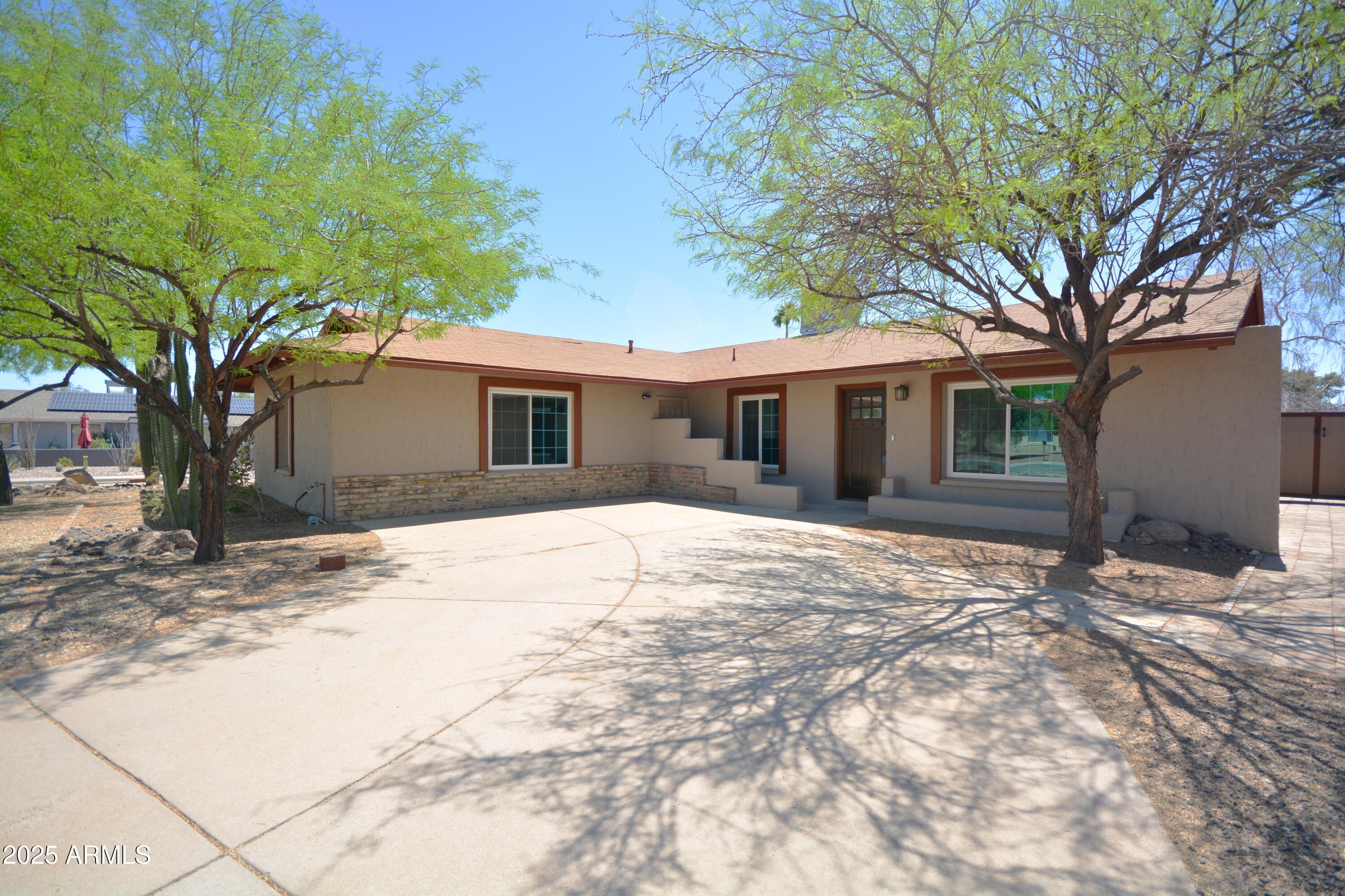 2949 E Willow Avenue Property Photo 28
