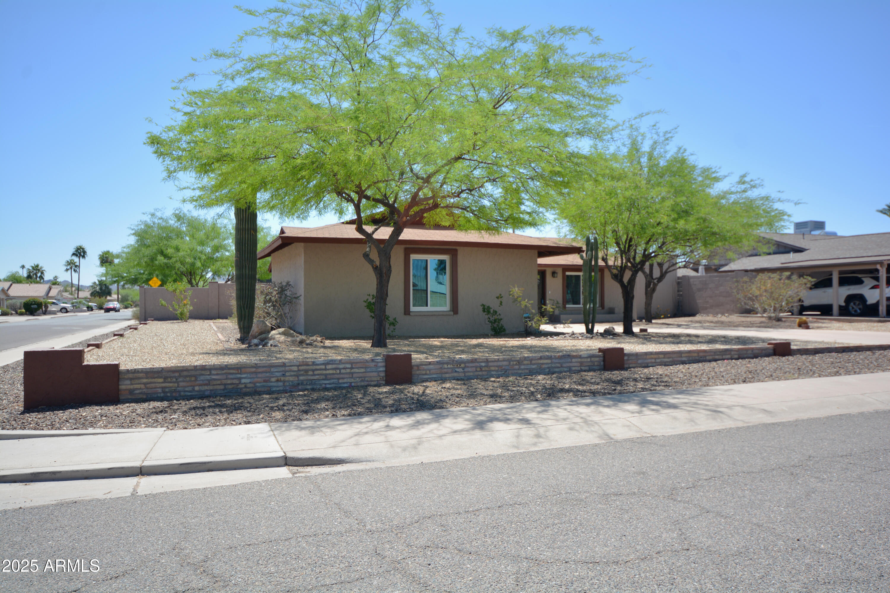 2949 E Willow Avenue Property Photo 31