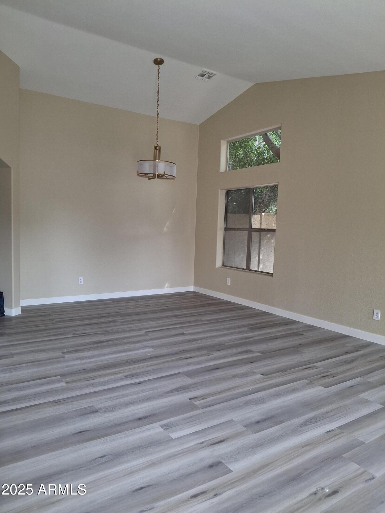 4841 S Vista Place Property Photo 2
