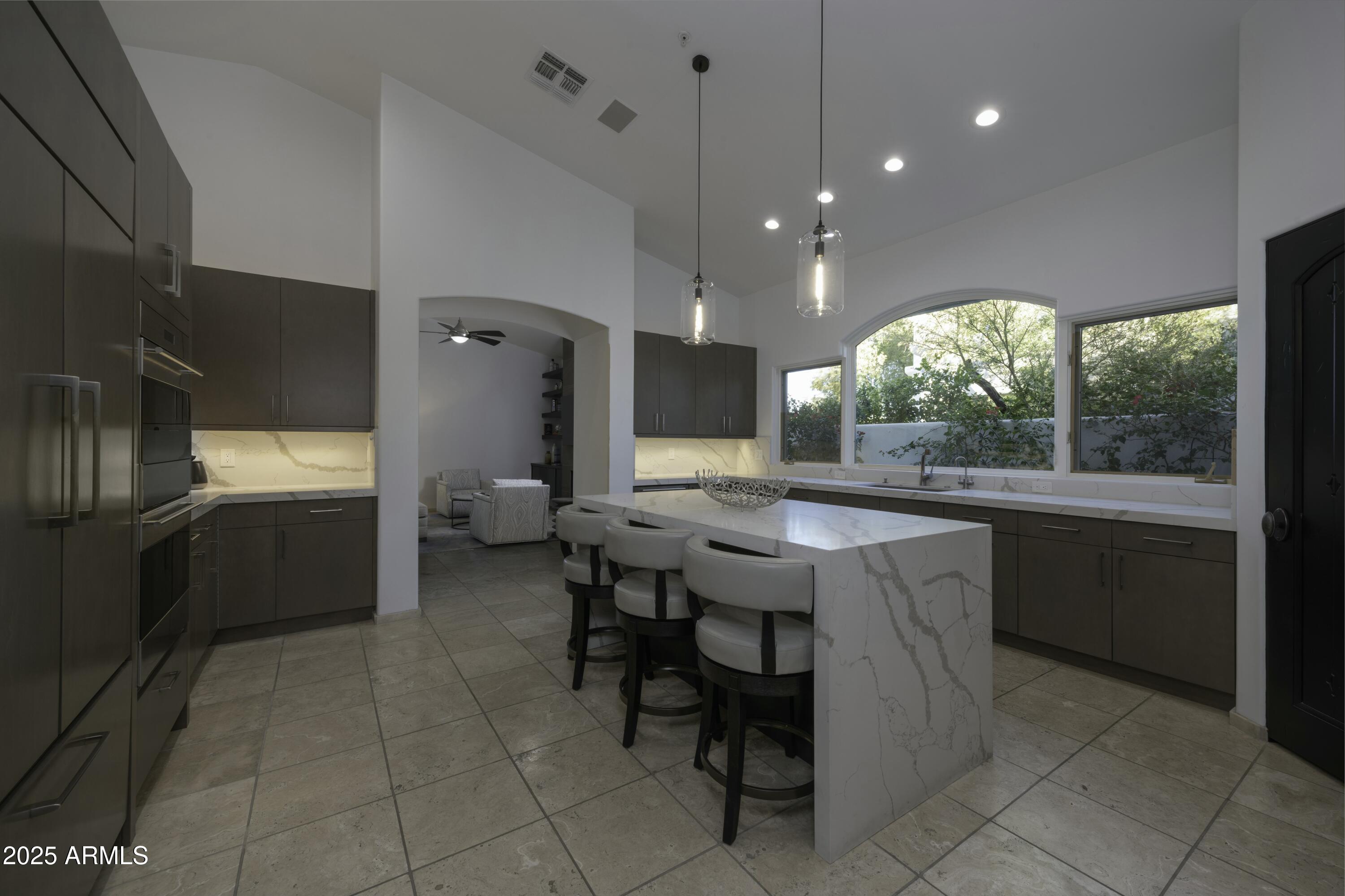 10040 N 78th Place Property Photo 3