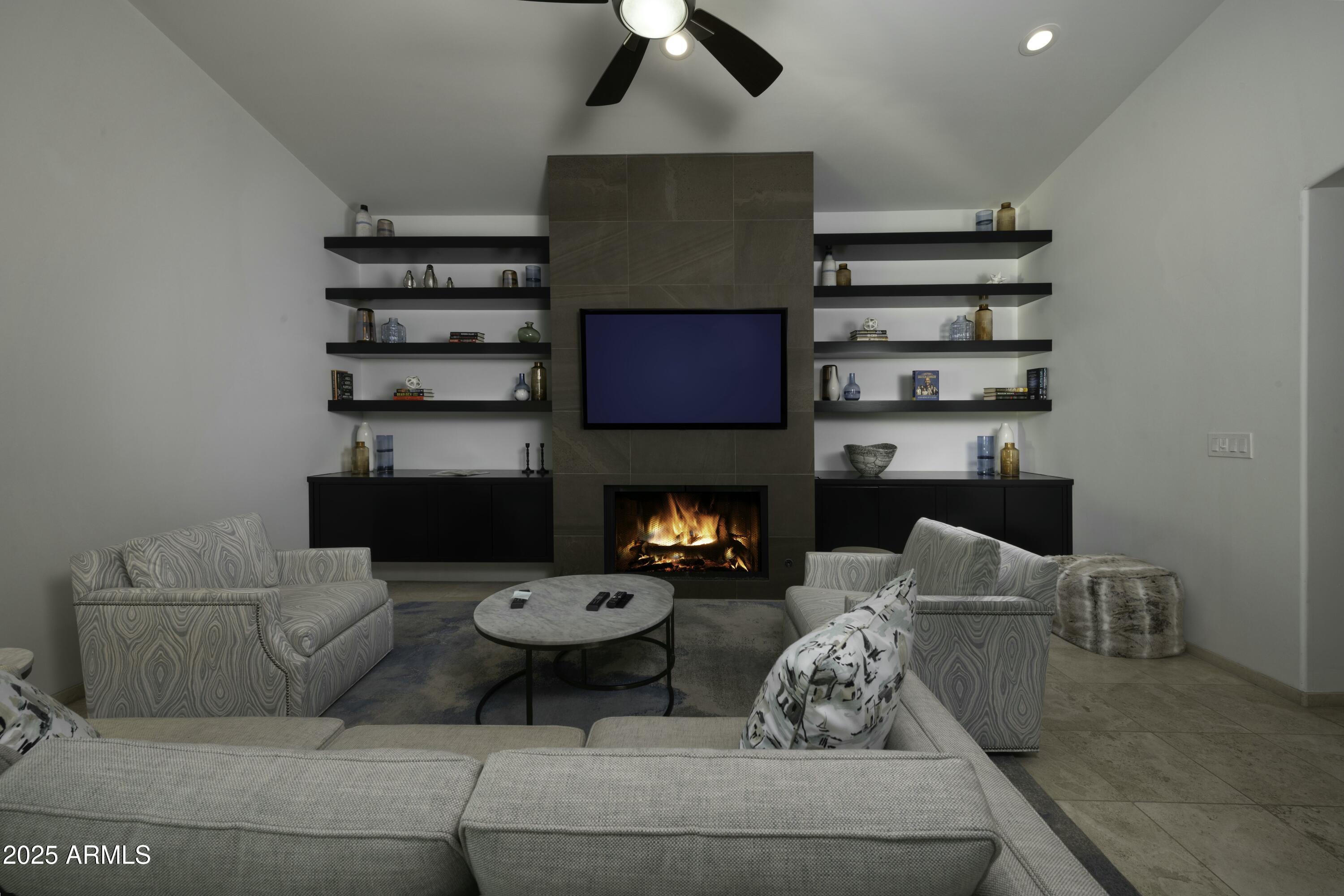 10040 N 78th Place Property Photo 14