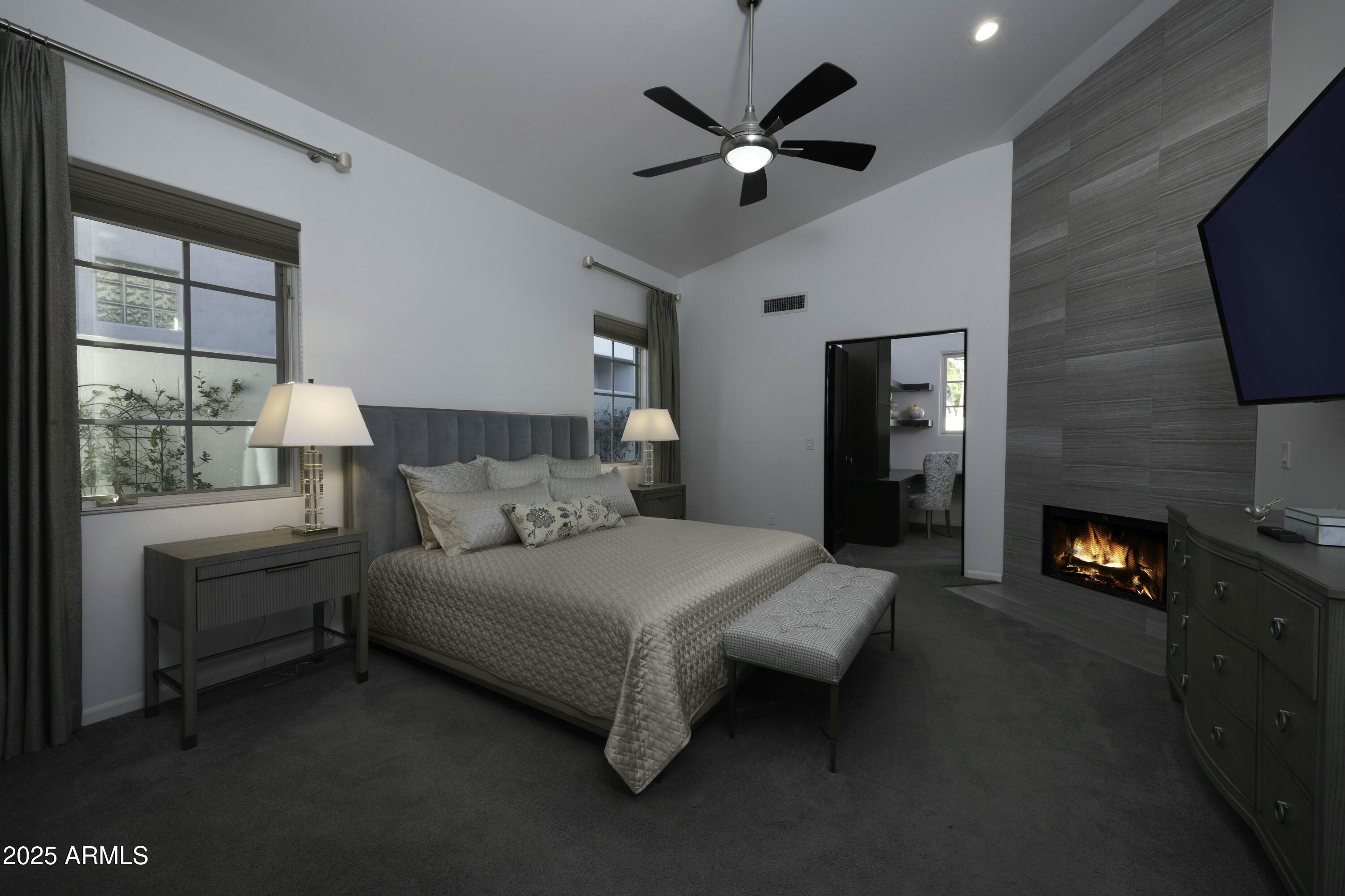 10040 N 78th Place Property Photo 15