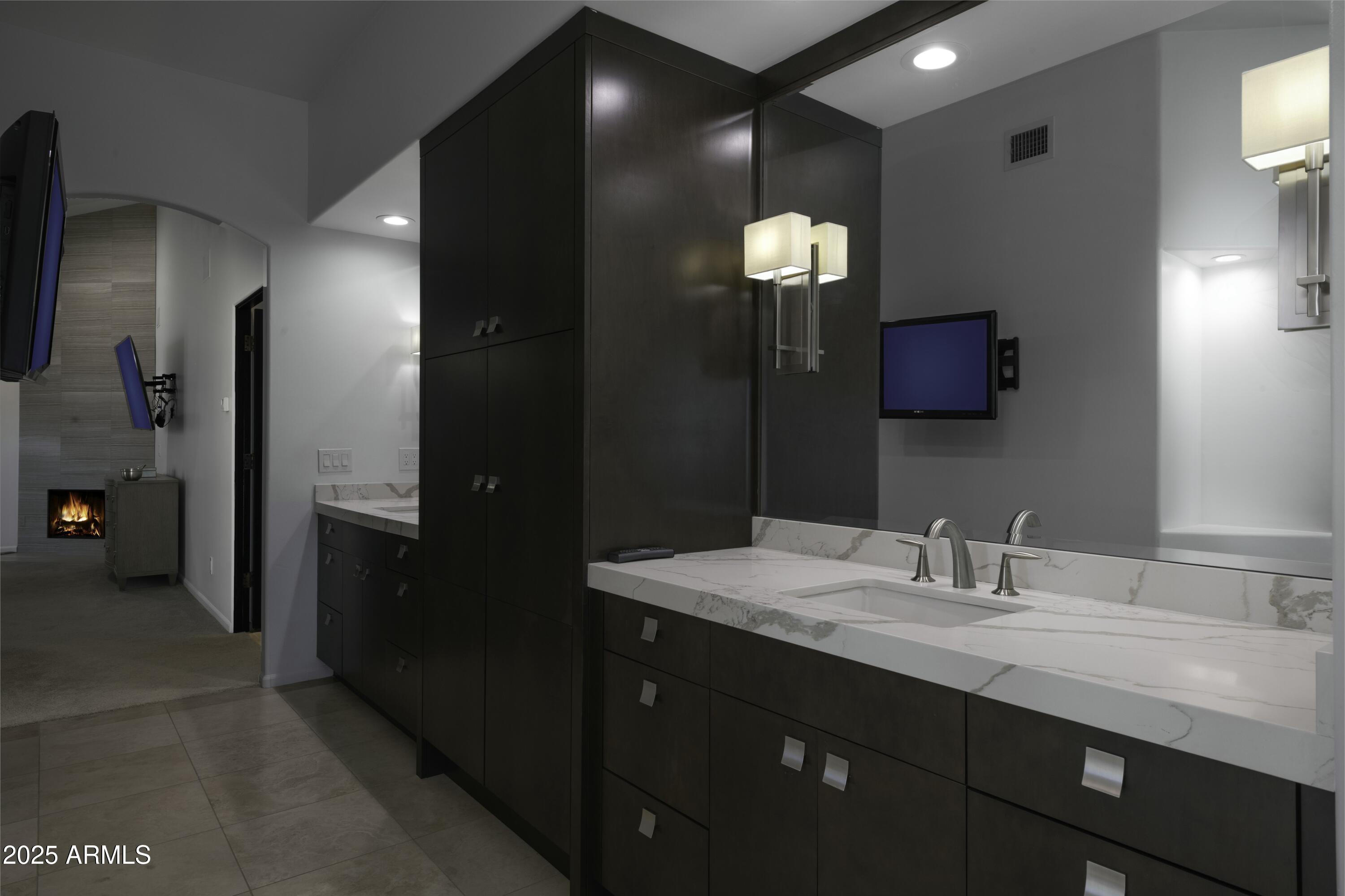 10040 N 78th Place Property Photo 19