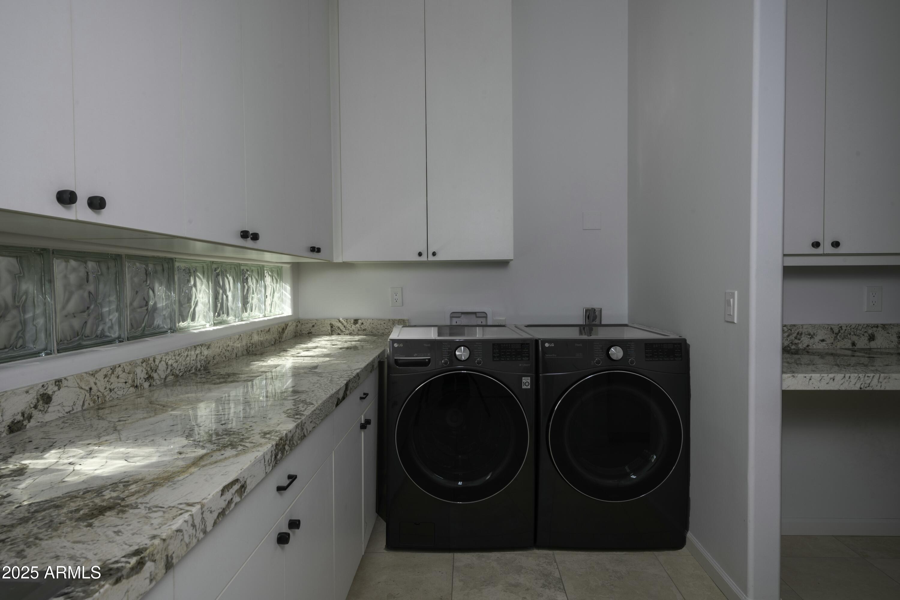 10040 N 78th Place Property Photo 32