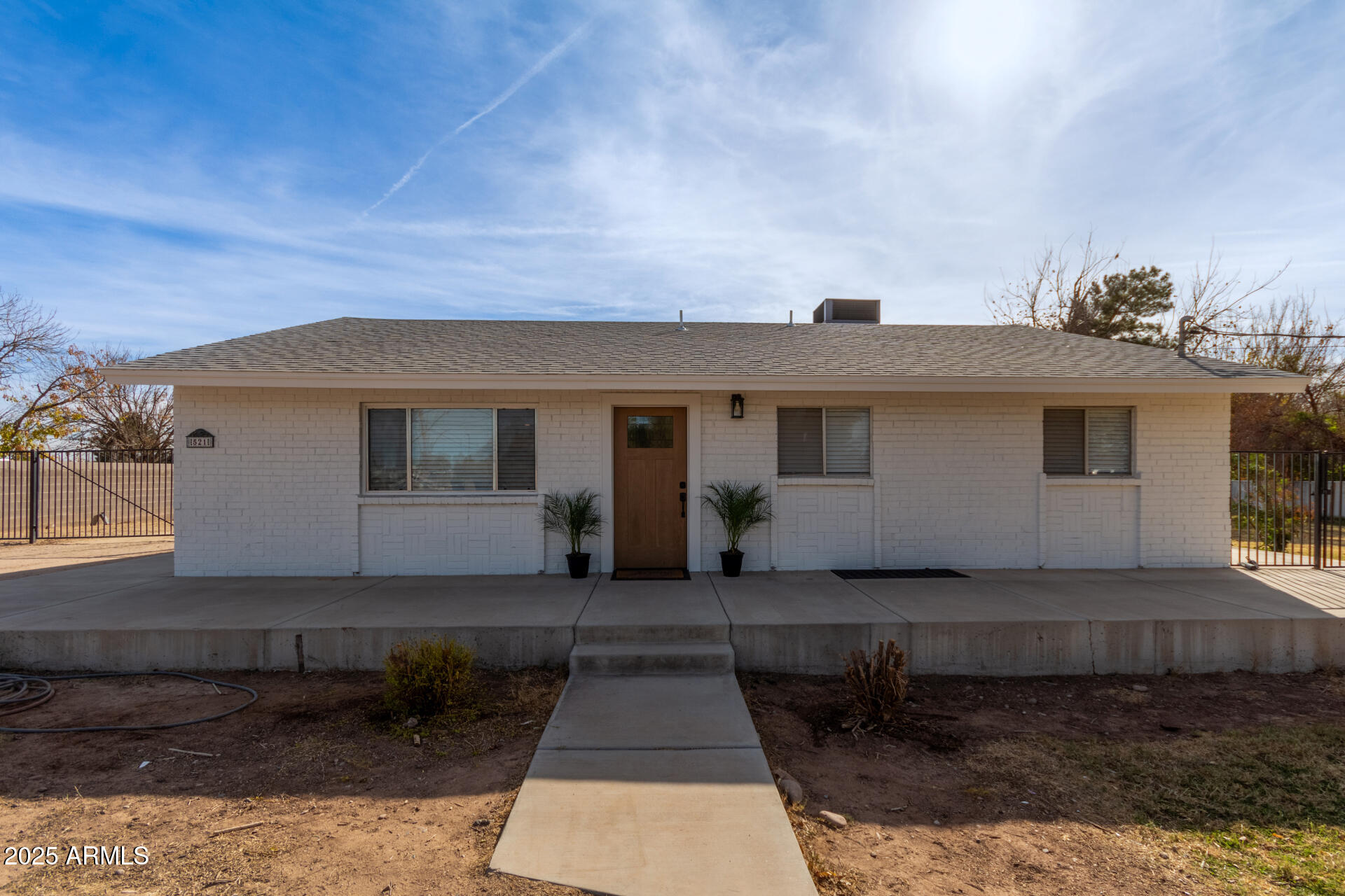 521 E Lehi Road Property Photo 2