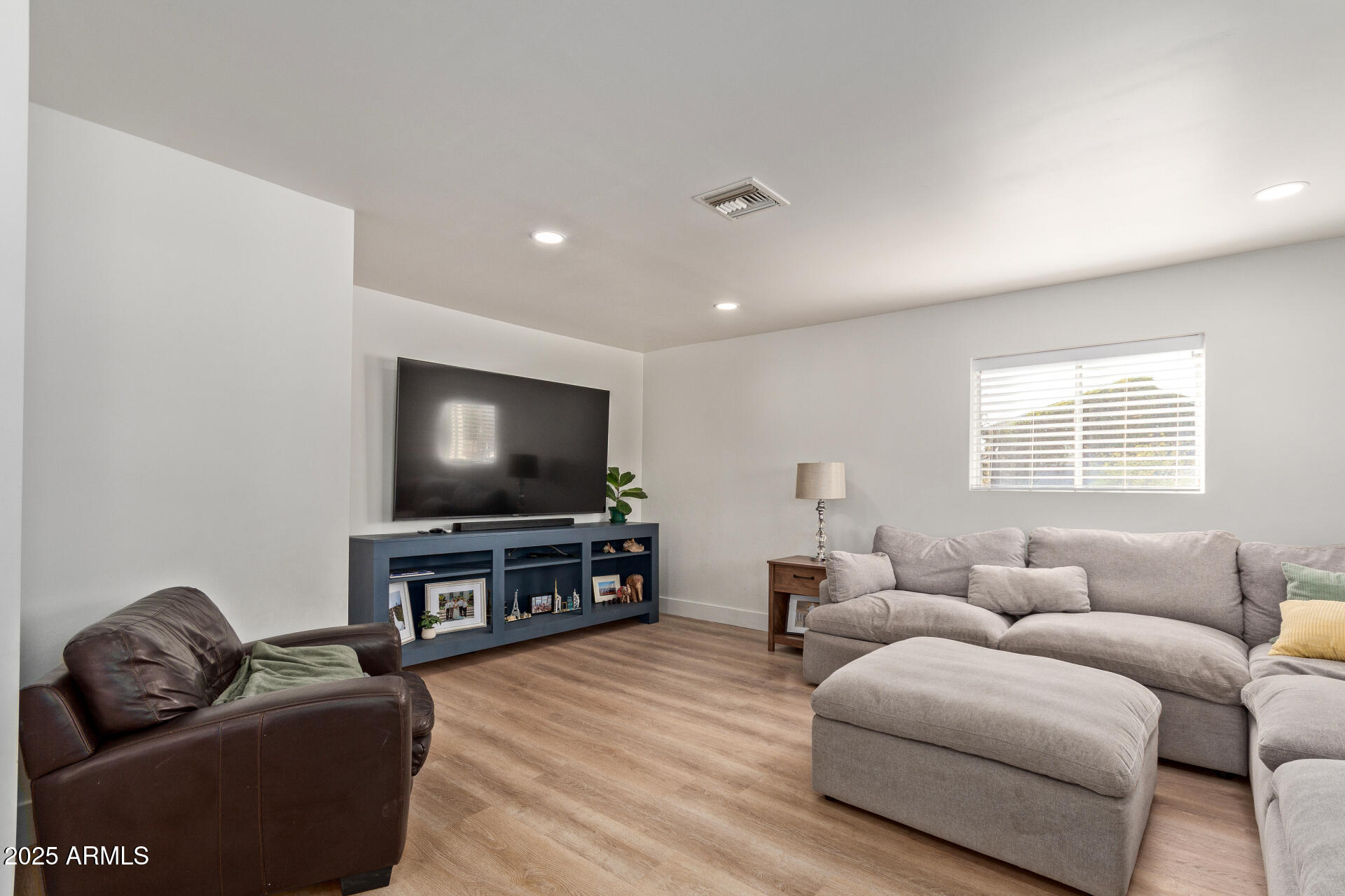 521 E Lehi Road Property Photo 6