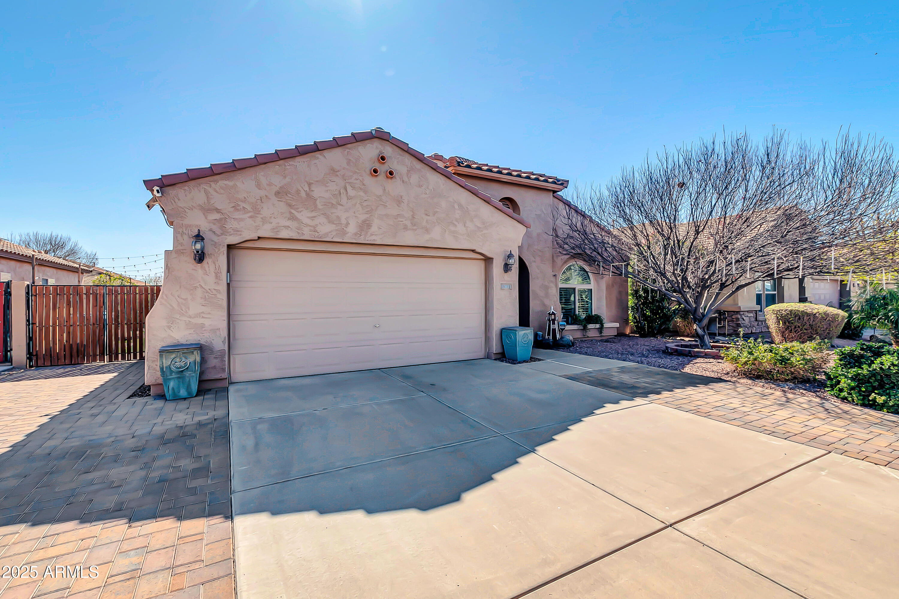 10851 E Sonrisa Avenue Property Photo 2