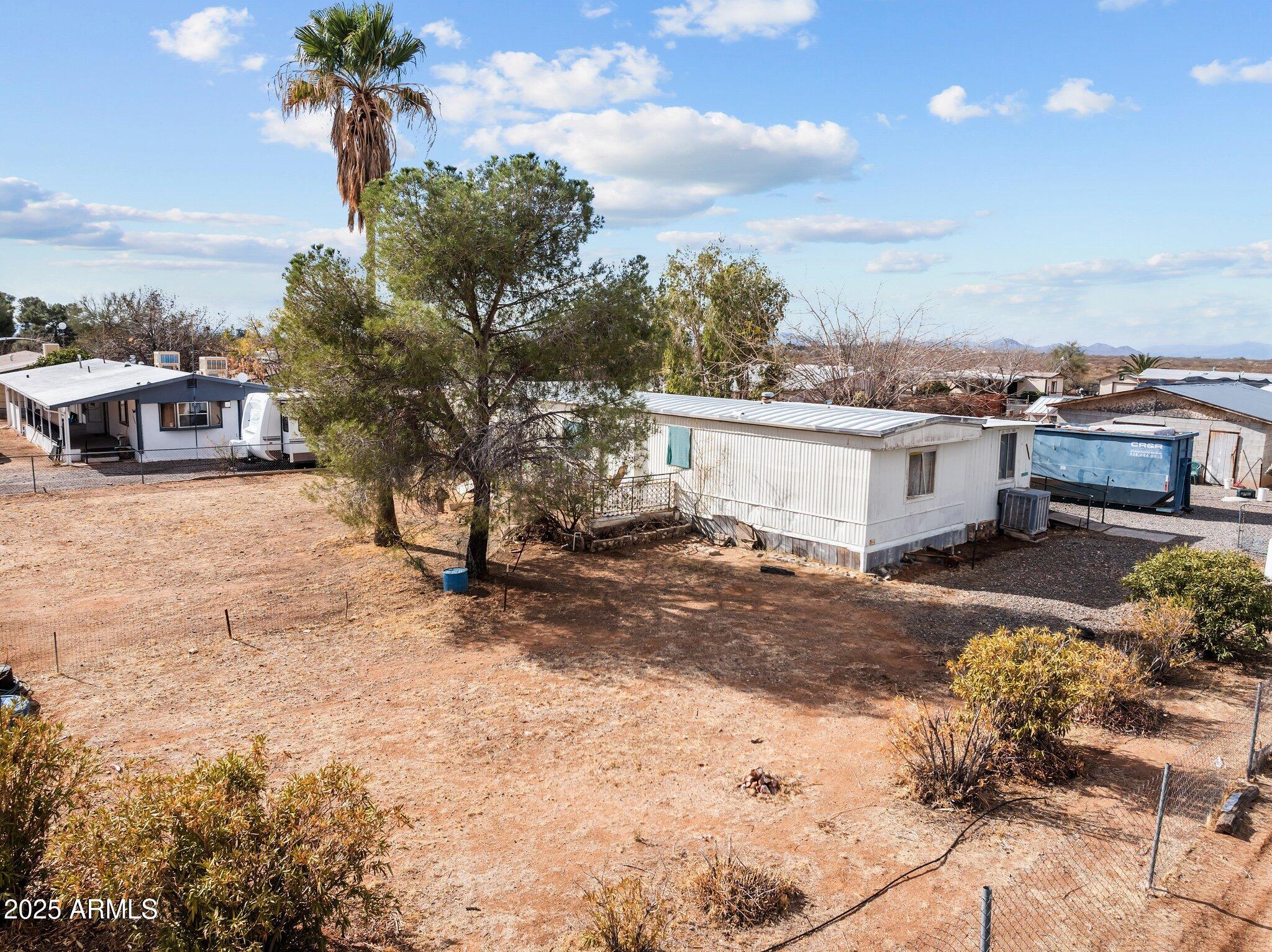 22955 Hillward E Property Photo 10